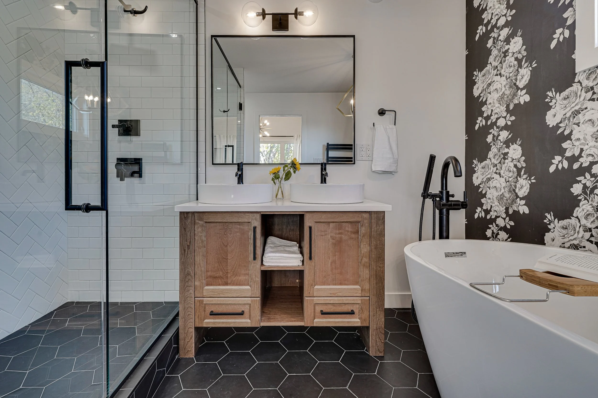 071-216 1st Street East-71.jpg
