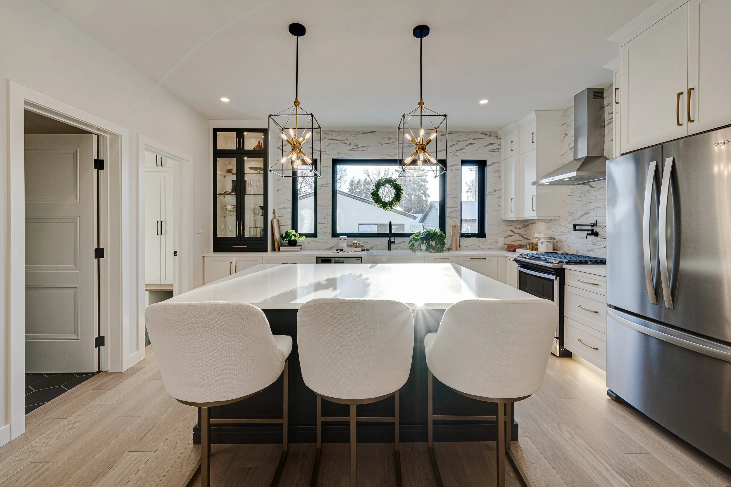 021-502 2nd Street East-20.jpg