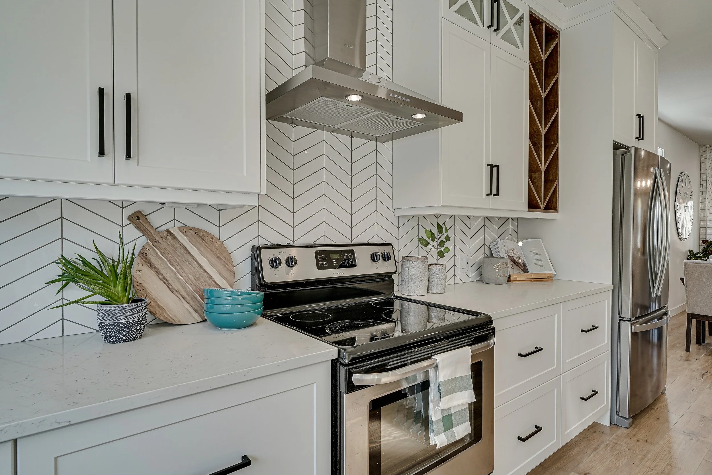 029-216 1st Street East-29.jpg