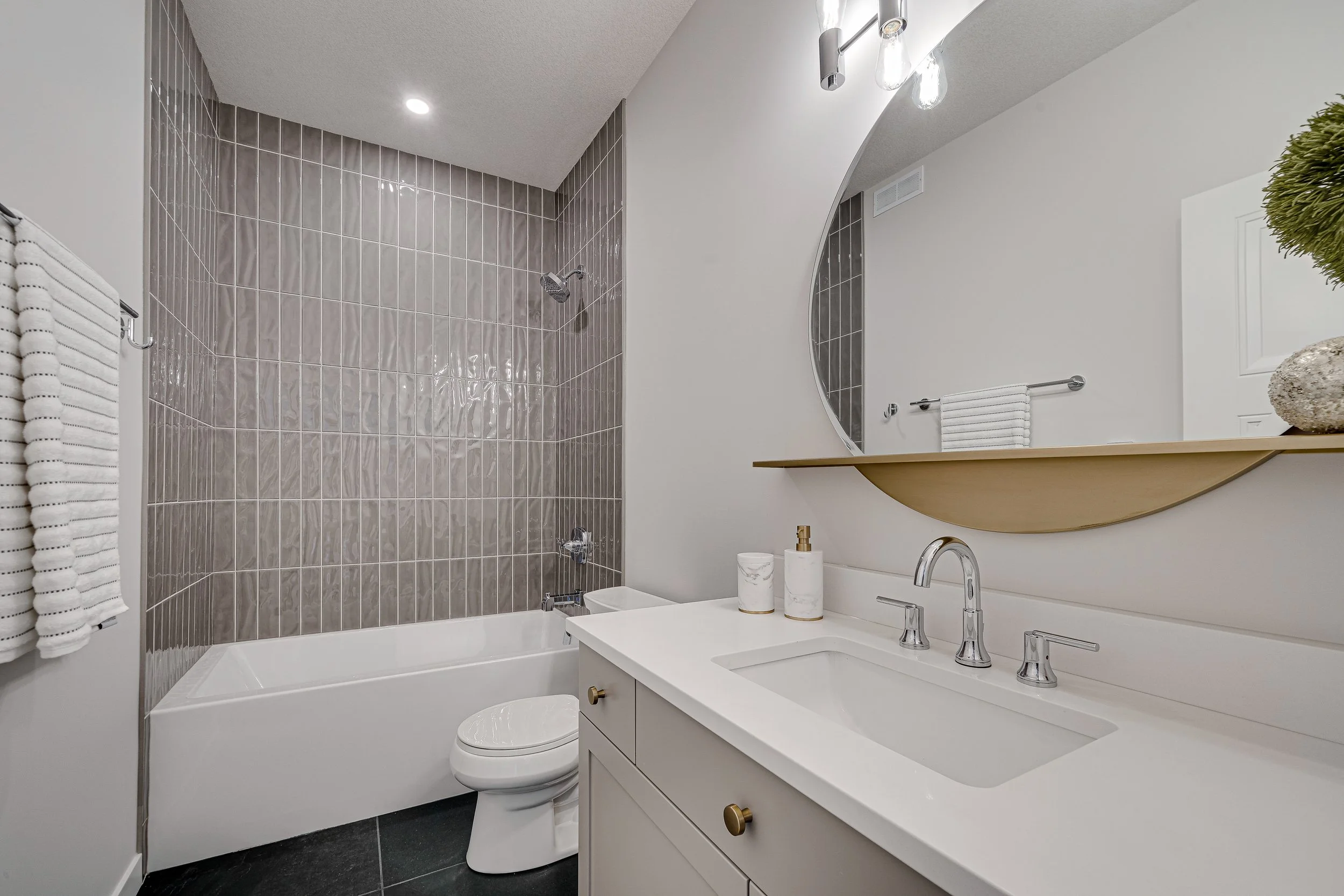 060-502 2nd Street East-59.jpg