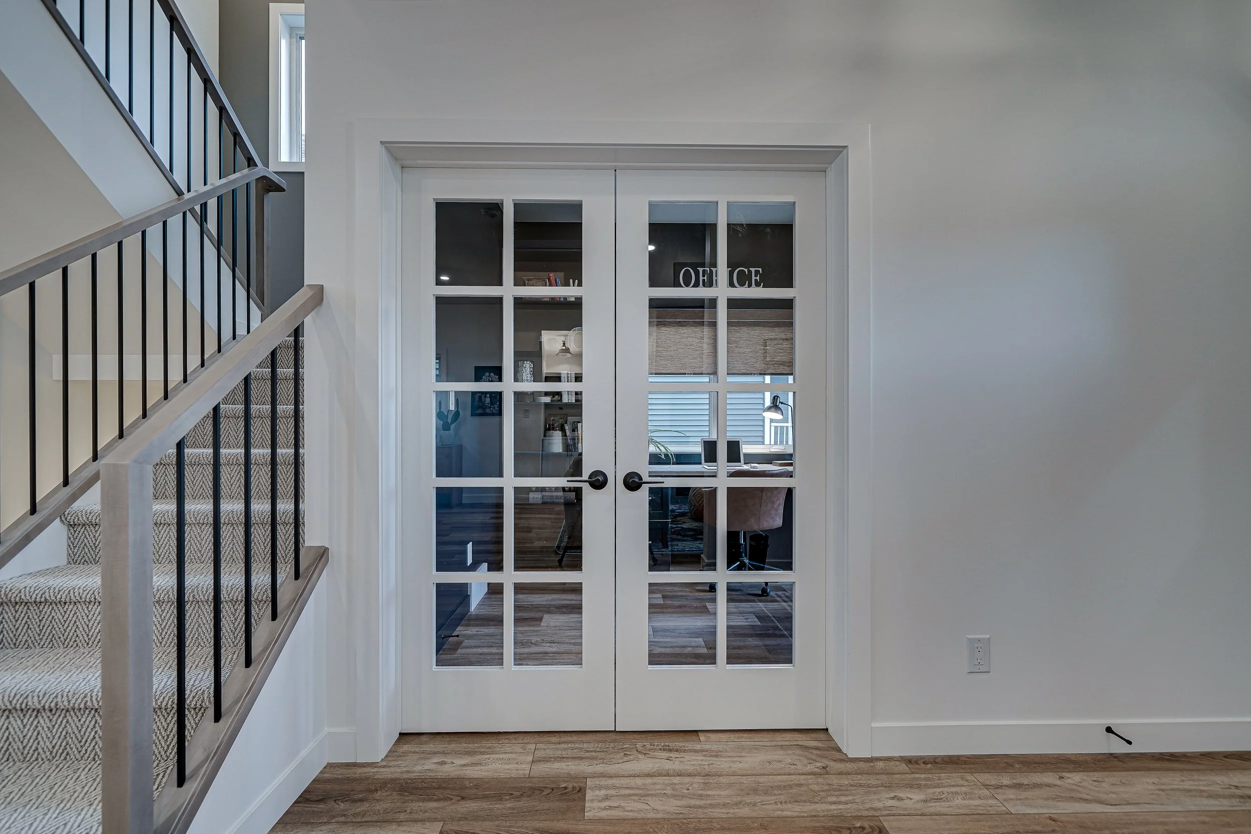 055-218 1st Street East-55.jpg