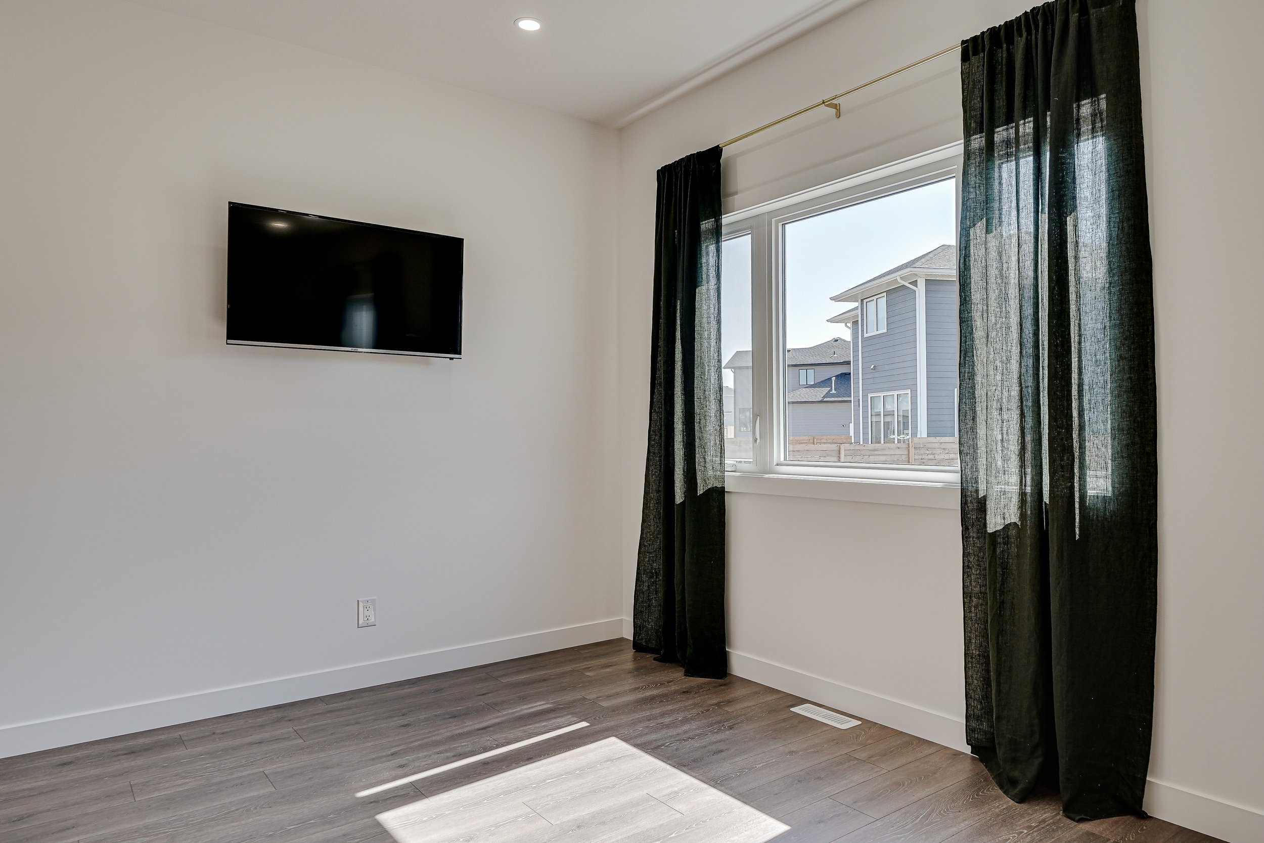 33-220 Hamm Crescent-33.jpg
