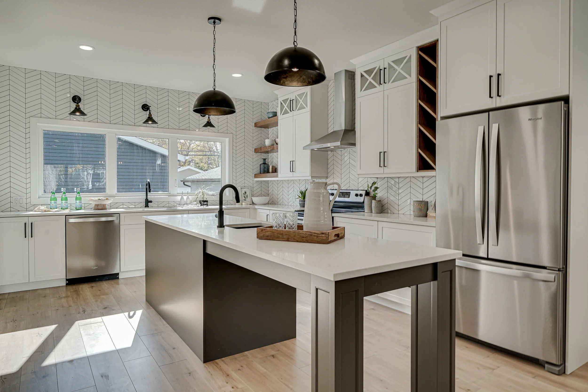 023-216 1st Street East-23.jpg