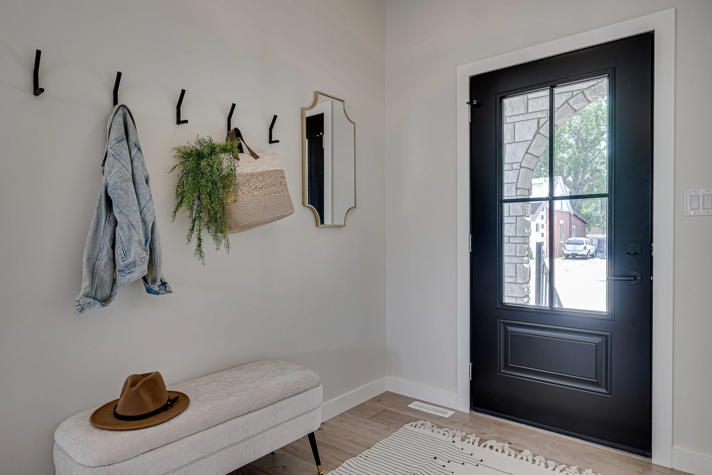 026-1105 2nd Street East-26.jpg