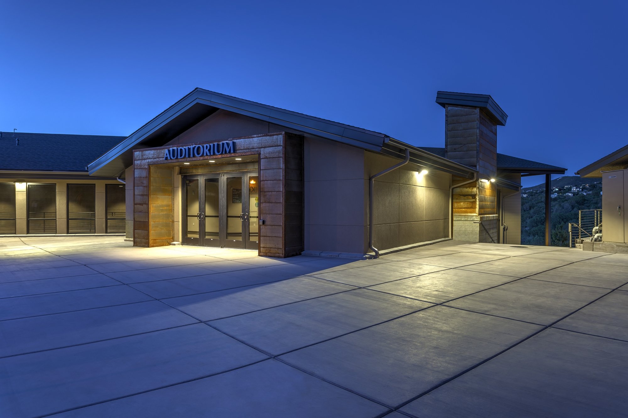 Quad City Christian Church exterior