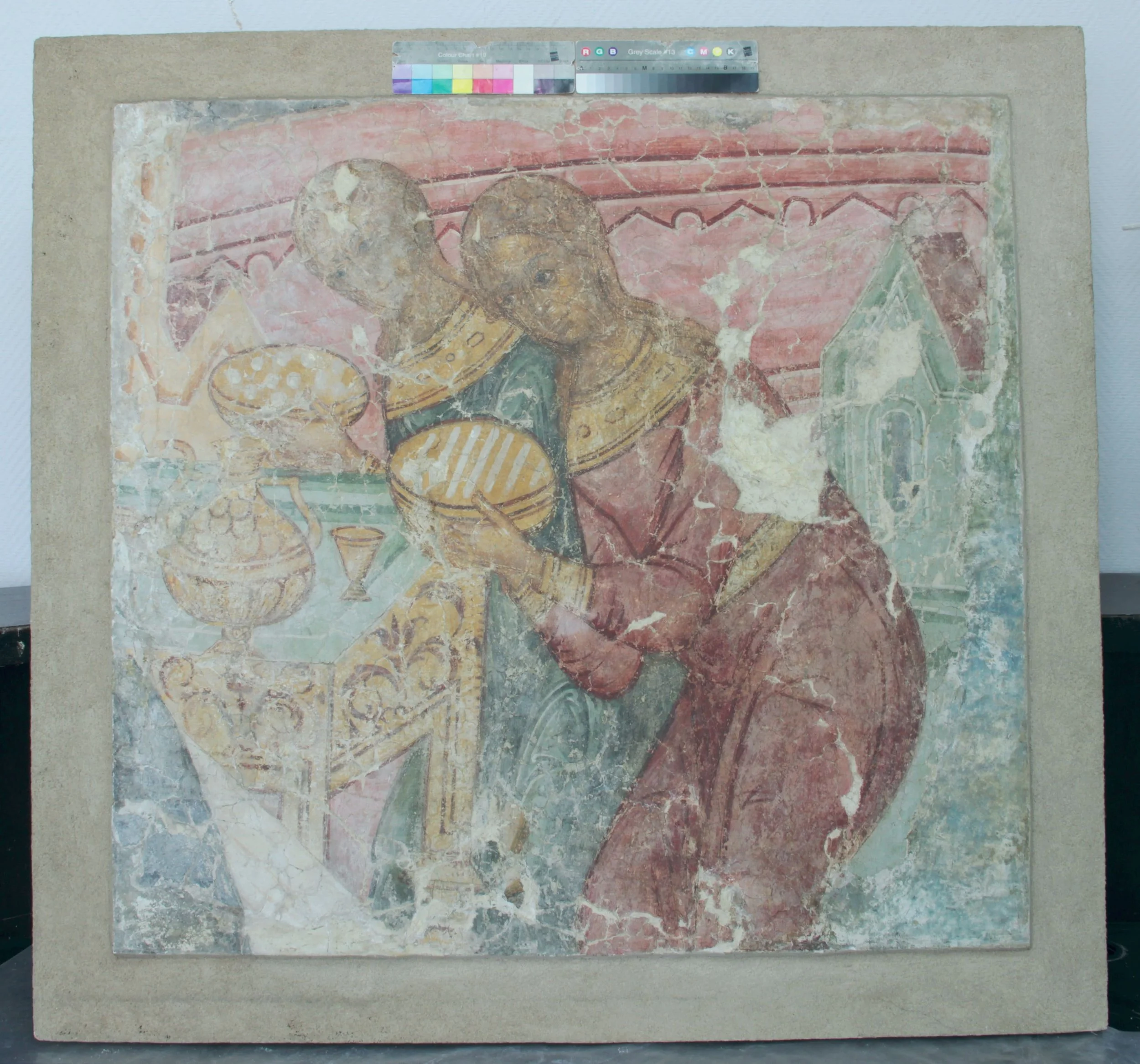 Restauración de fragmentos de pintura monumental