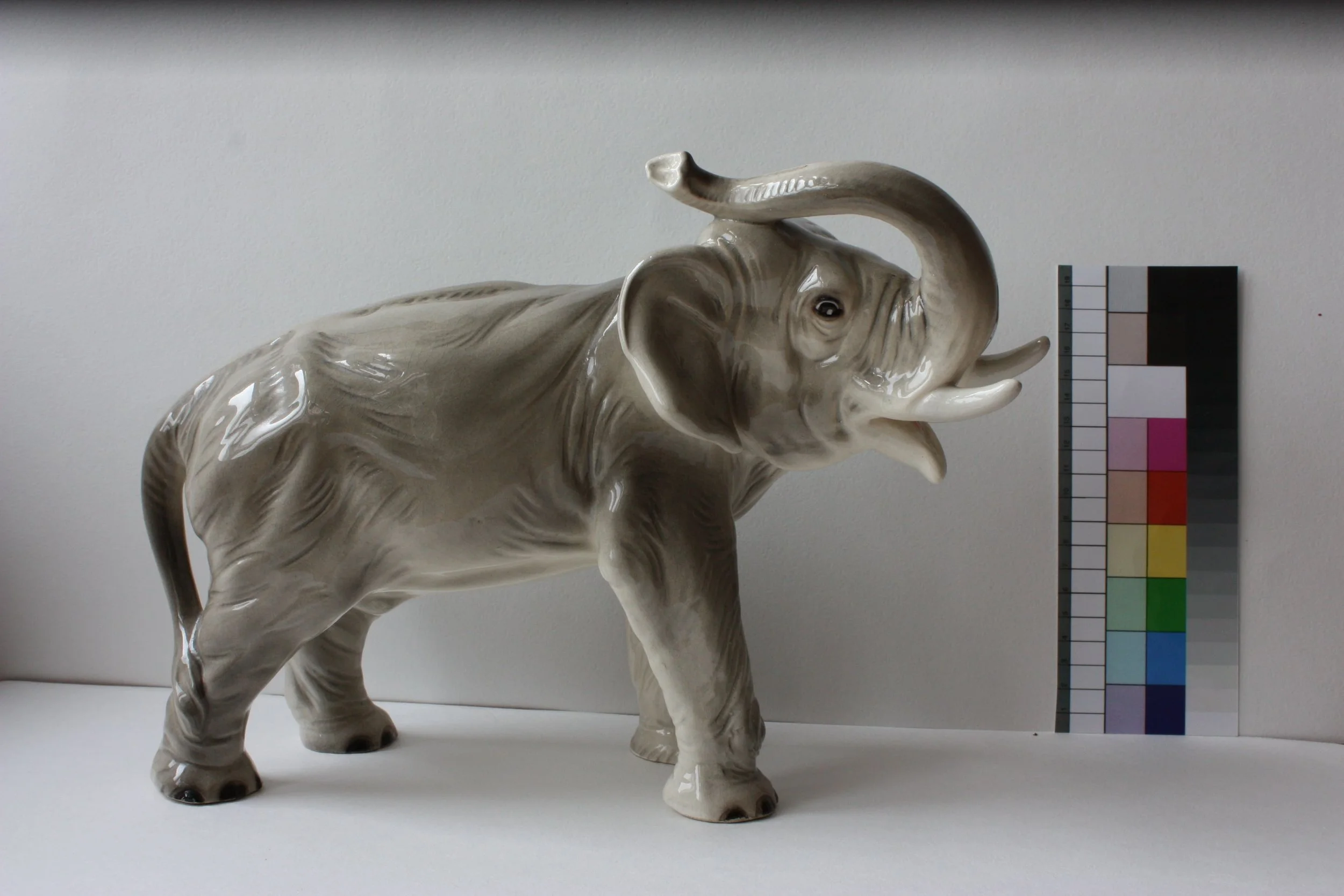 Después de la restauración. Estatuilla «Elefante de la suerte», 20 × 24 cm, siglo XX, Alemania. Colección privada