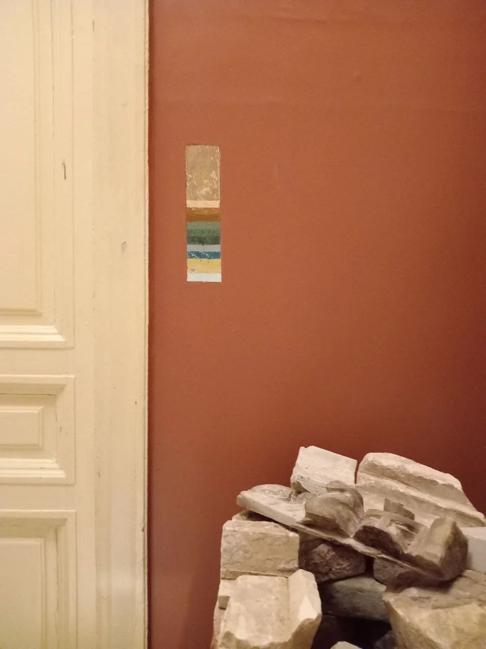 A pictorial presentation of the layered history of the Teleshov House. The photos capture the colorful moments spanning the entire history of this house. Created by Polina Salnikova prior to the start of renovation work
evaluación de capas pictóricas