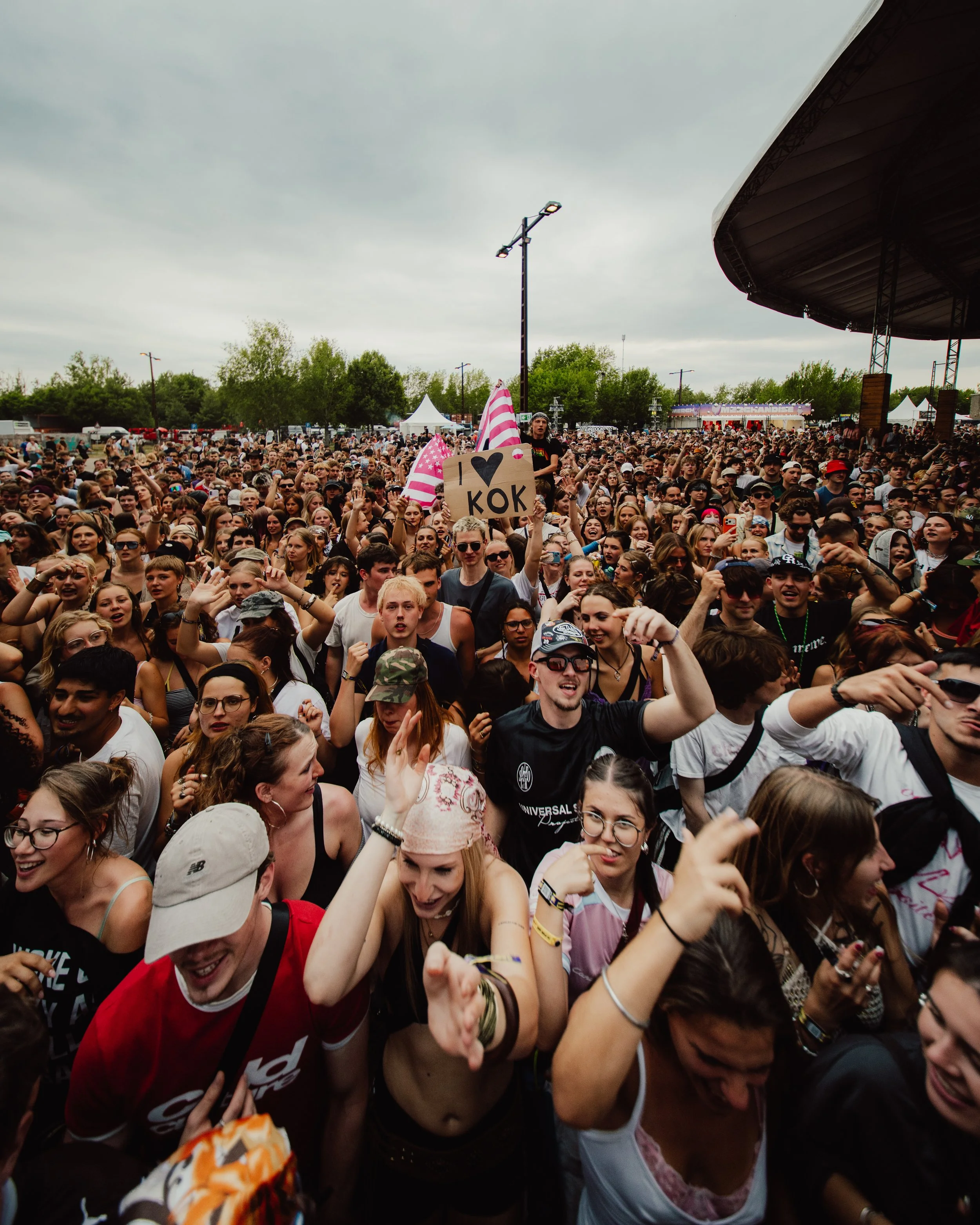 SPLASH_CROWD_BY_GOODGUYPAEZ57.jpg