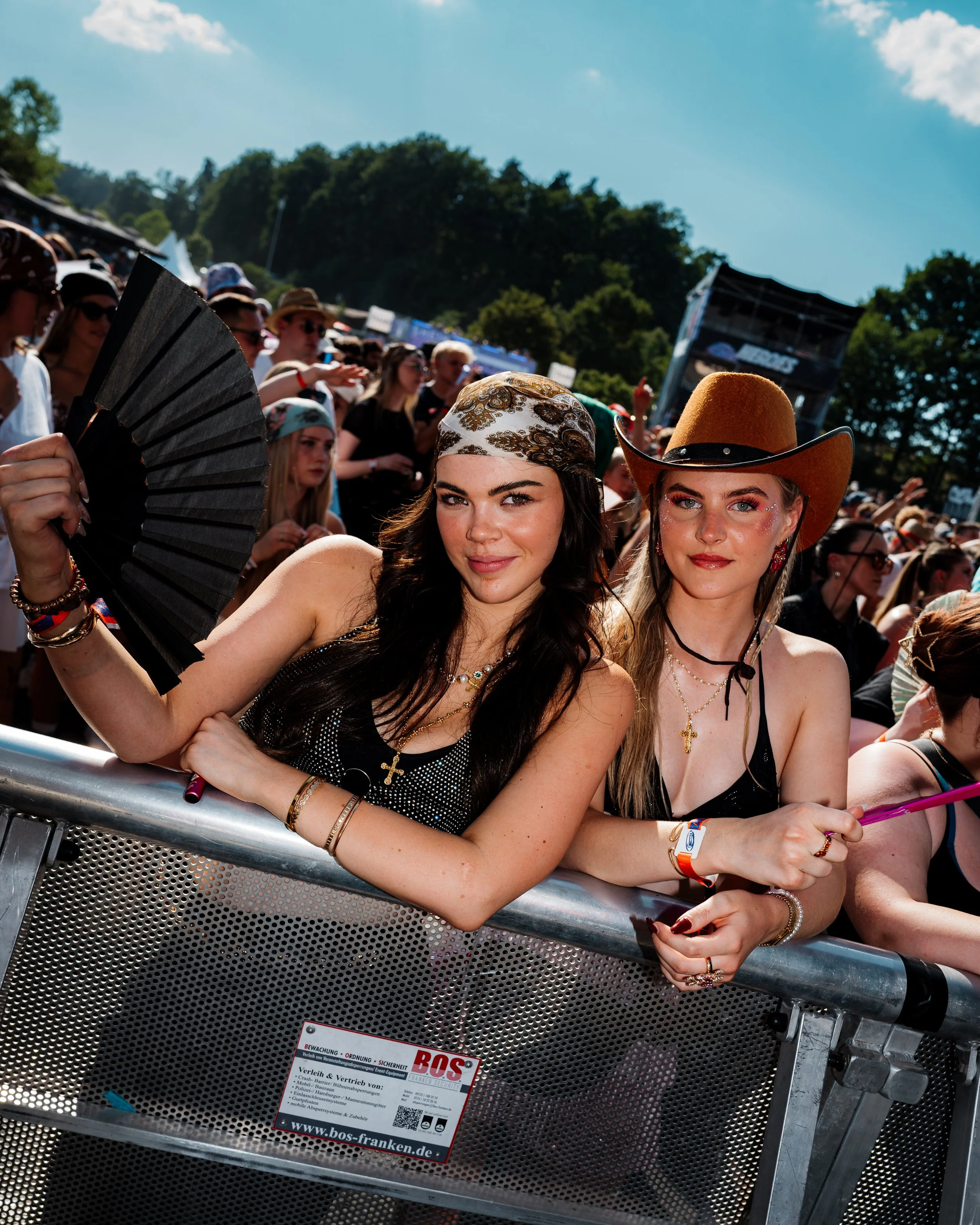 HEROES_CROWD_BY_GOODGUYPAEZ-13.jpg