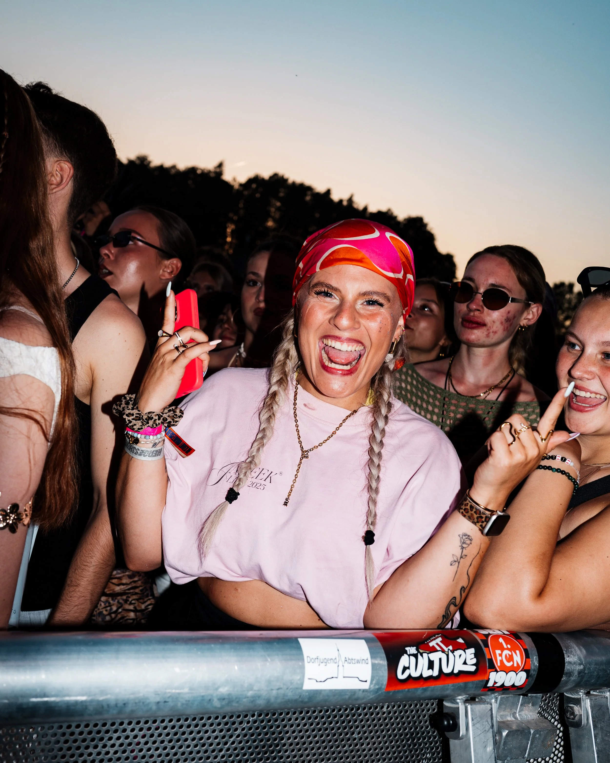 HEROES_CROWD_BY_GOODGUYPAEZ-5.jpg