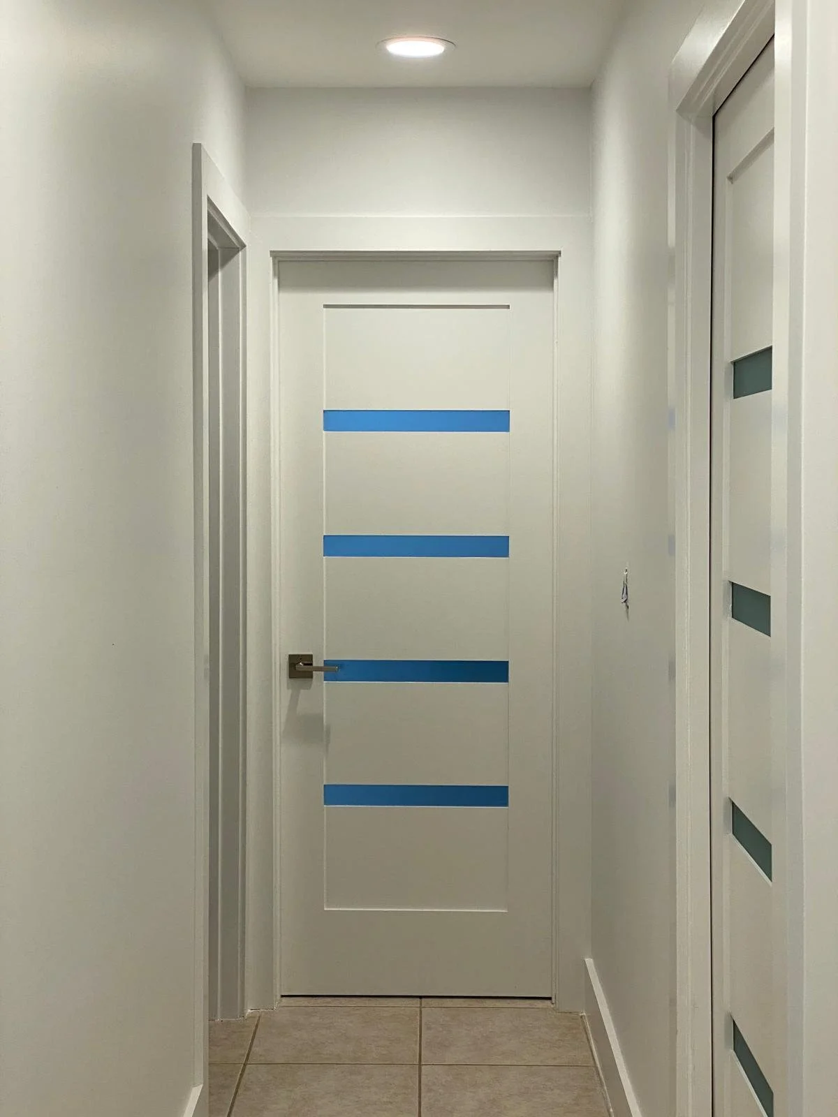 Modern interior Poplar 4 Panel glass shaker style