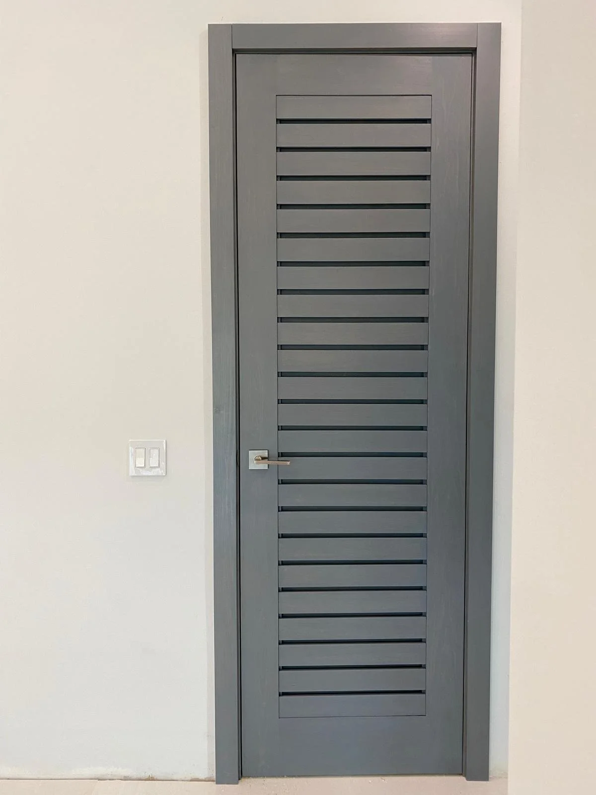 Modern interior Poplar Model MODERN LOUVER