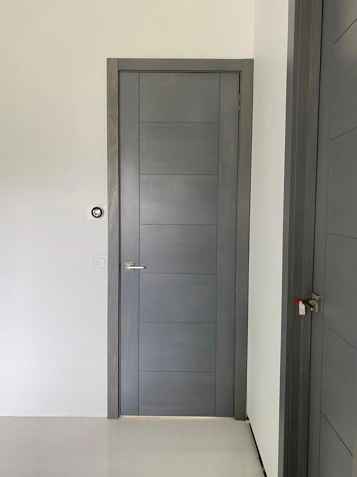 Modern interior Poplar Model HORIZON I