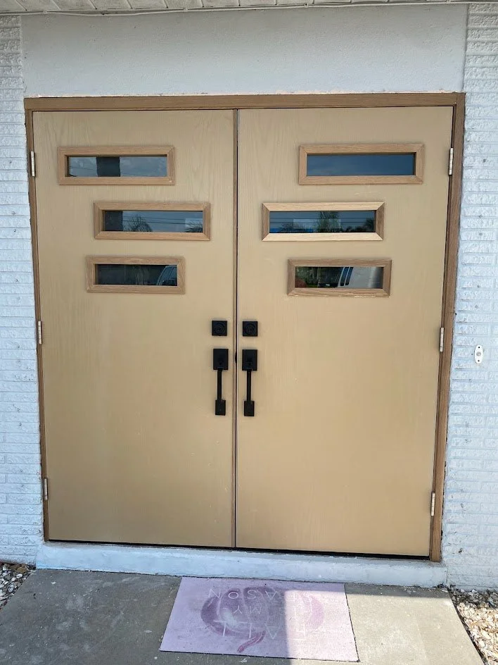 6 light disaligned fiberglass.jpg