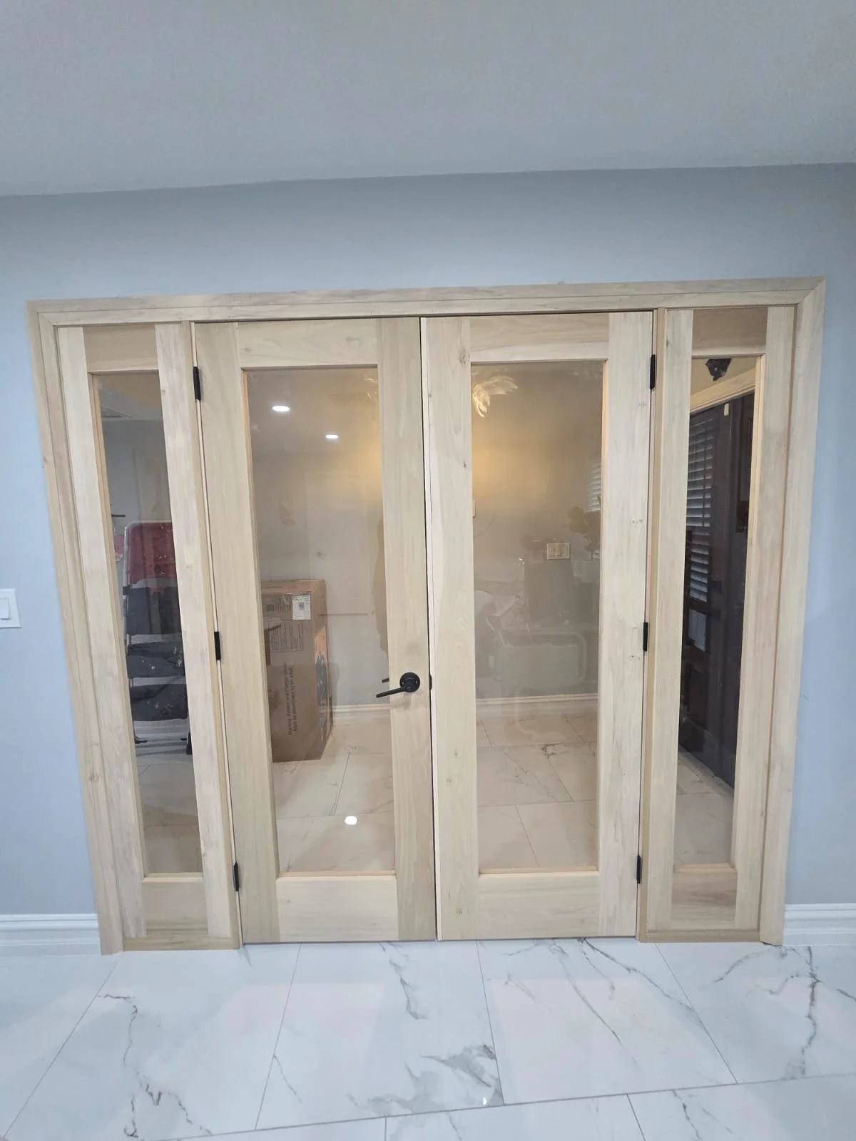 Full light Poplar double door unit with sidelights