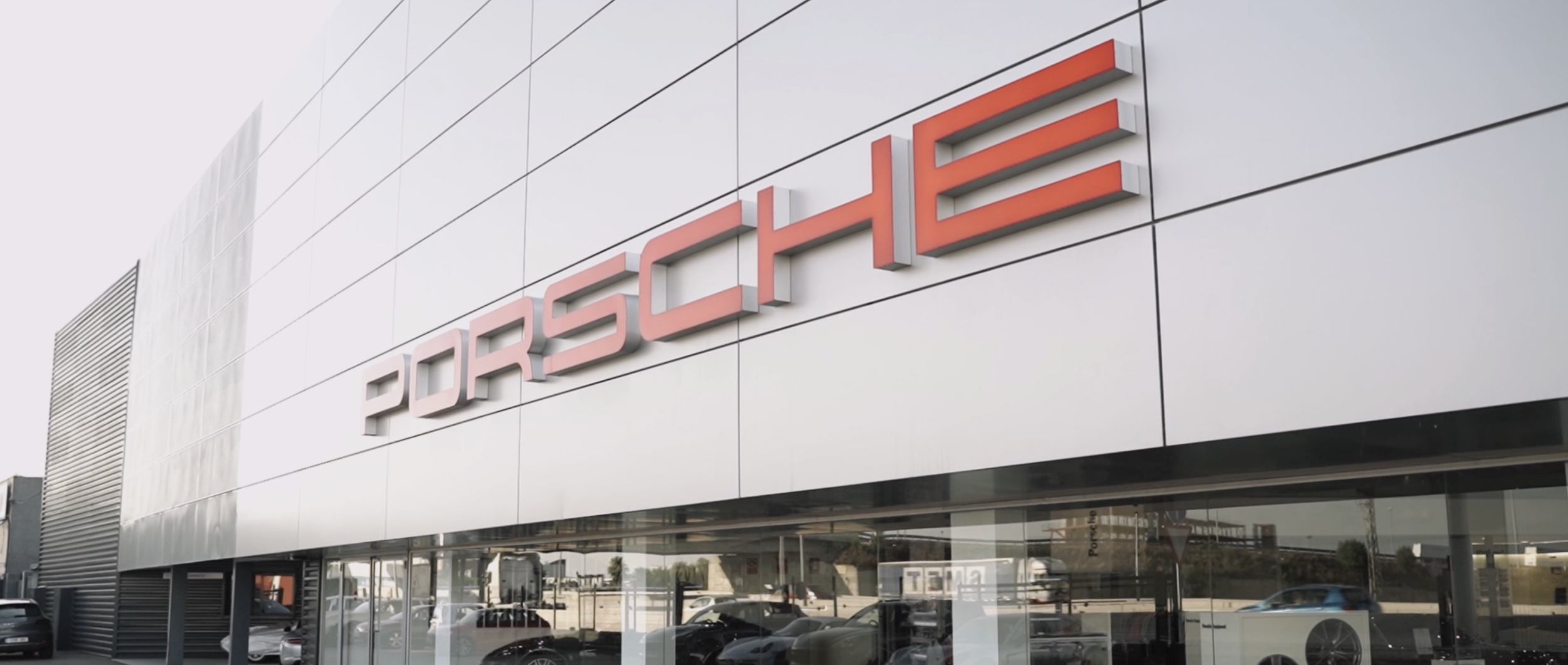 Centro Porsche Valencia / MARCA