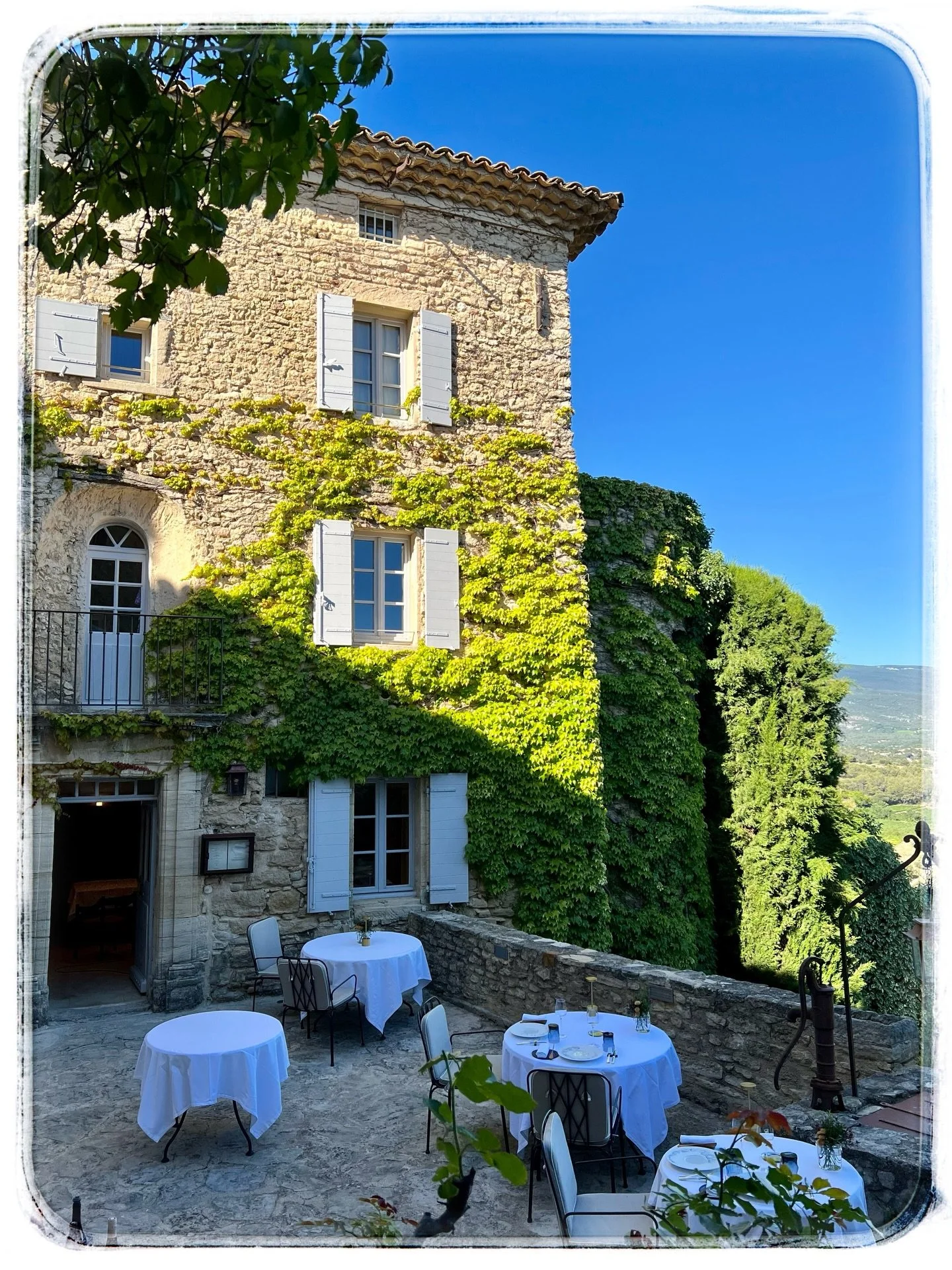 A place I still dream about&hellip;..✨✨

I stayed @hotelcrillonlebrave a few years ago, and it&rsquo;s one of those special places that I often reminisce about. 

Effortless, understated luxury, sunshine and the kind of slow, lazy days in Provence th