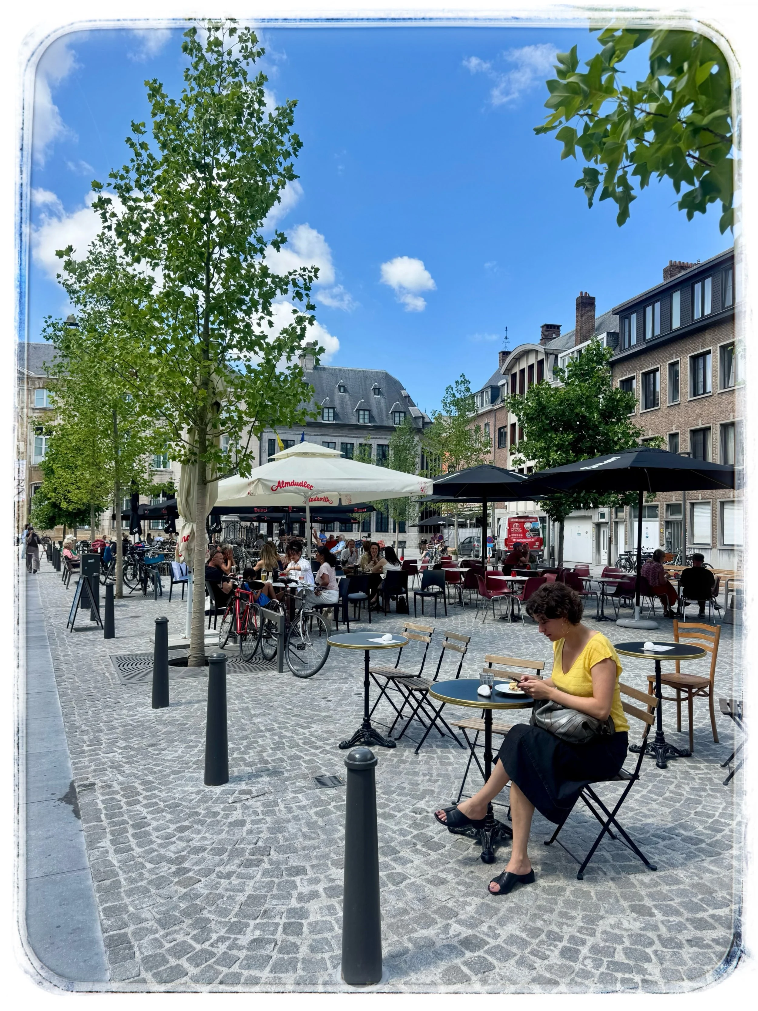Antwerp - you won me over from the first moment I arrived! A kind man carried my suitcase up the stairs at the train station without a second thought, and two others stopped to help with directions before I&rsquo;d even asked. That kindness stuck wit