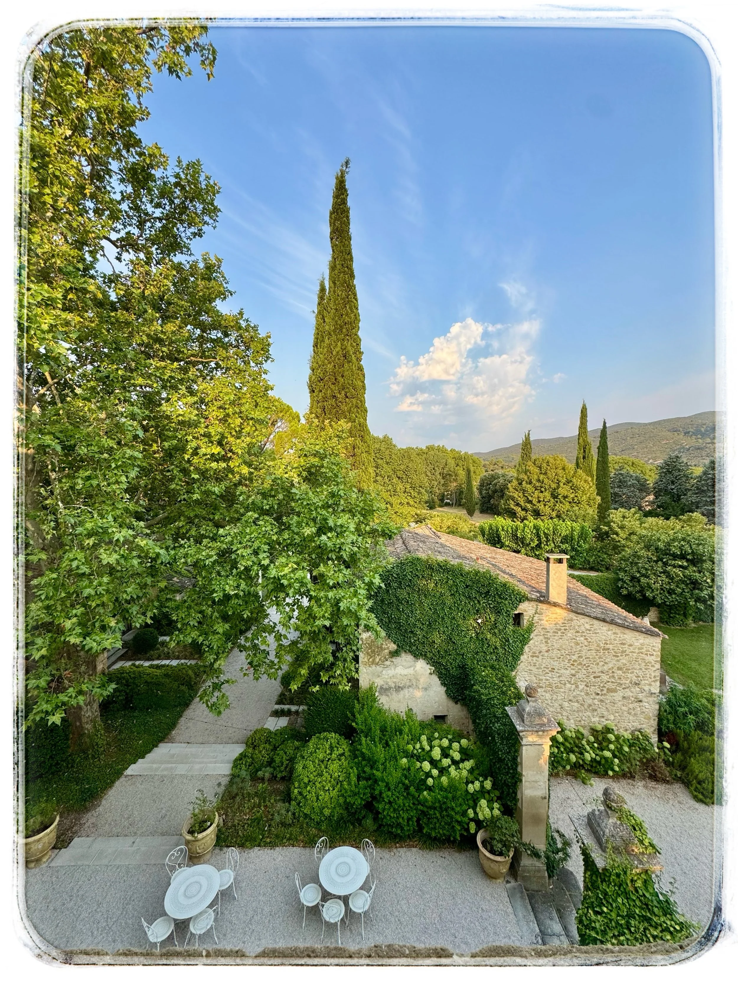 This is Provence, exactly as I dream of it.

Home for my latest stay was @legalinier_lourmarin  a beautiful, restored 18th-century Bastide, which is now an intimate guesthouse of just nine rooms. 

It sits on the edge of Lourmarin, one of France&rsqu