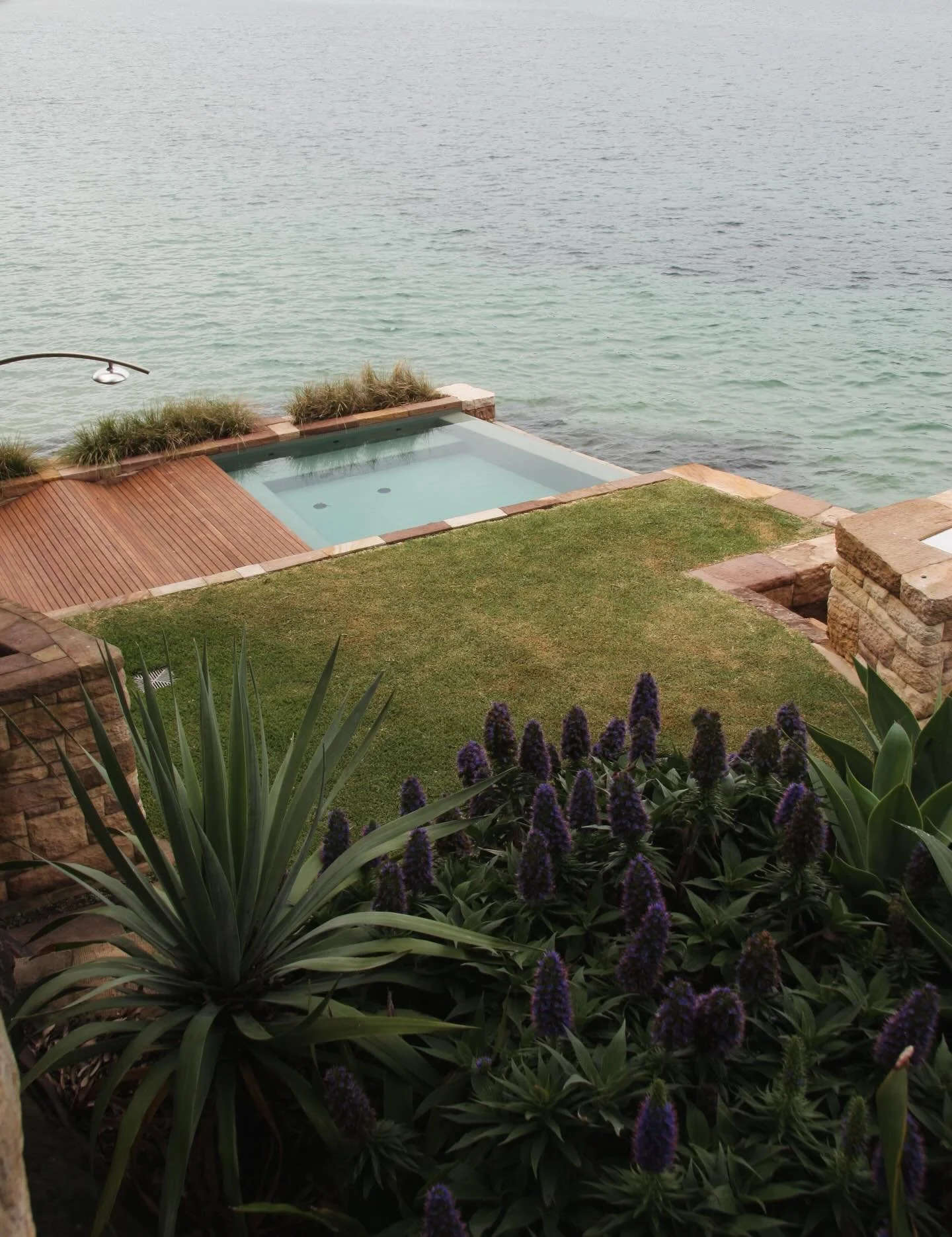 Blending landscape and architectural stonework to match the environment. 

Brooks Stone &amp; Co. 
Mosman, Sydney.

#luxurylandscape #sandstone #sydneylandscaping