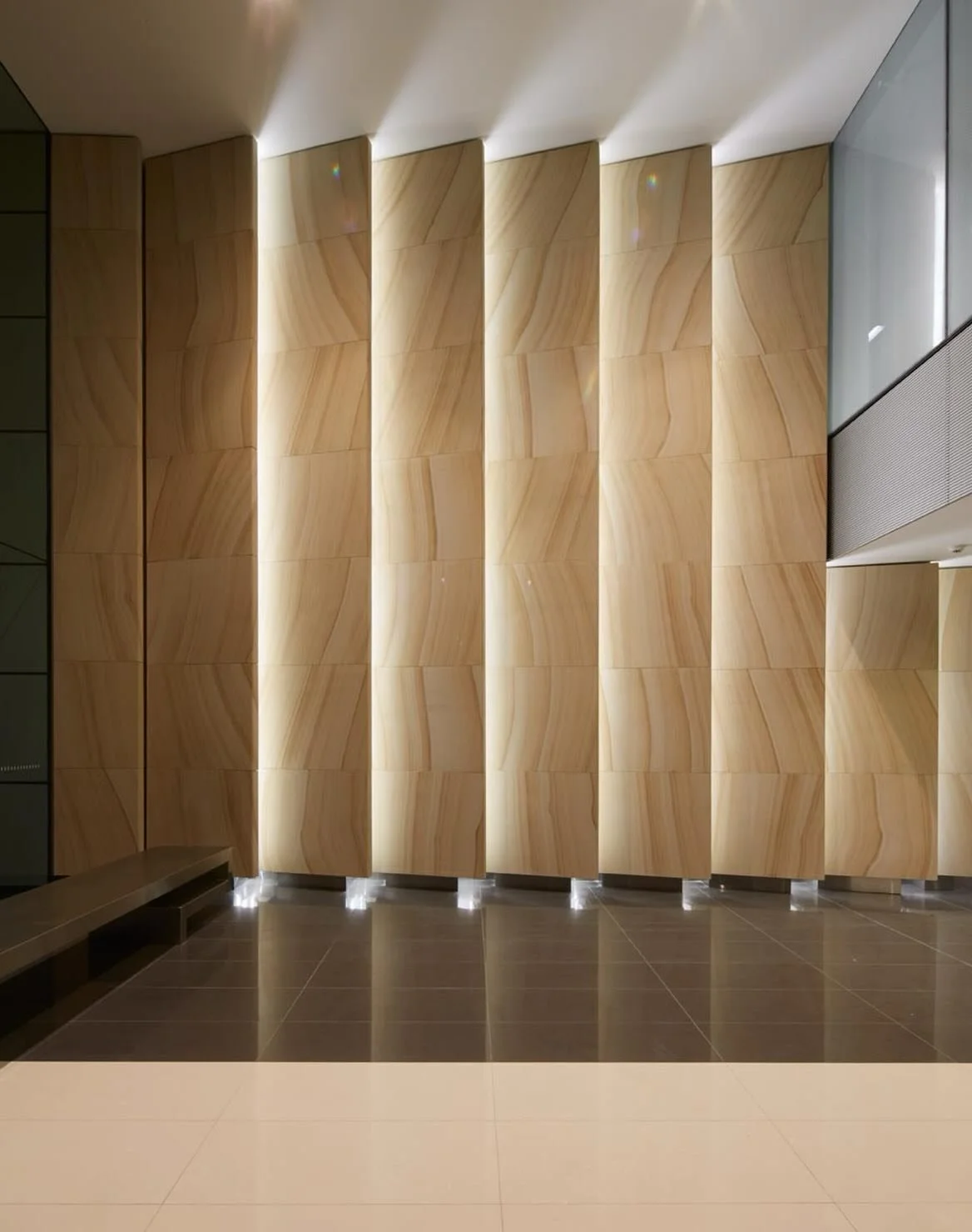 Stone doesn&rsquo;t just belong outdoors.
Floor-to-ceiling sandstone. Architecture becomes art.