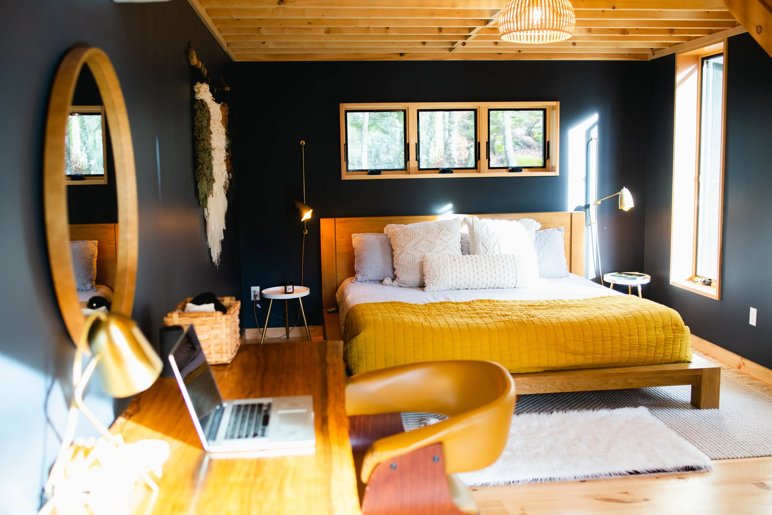 1222-CozyRockCabin-214.jpg