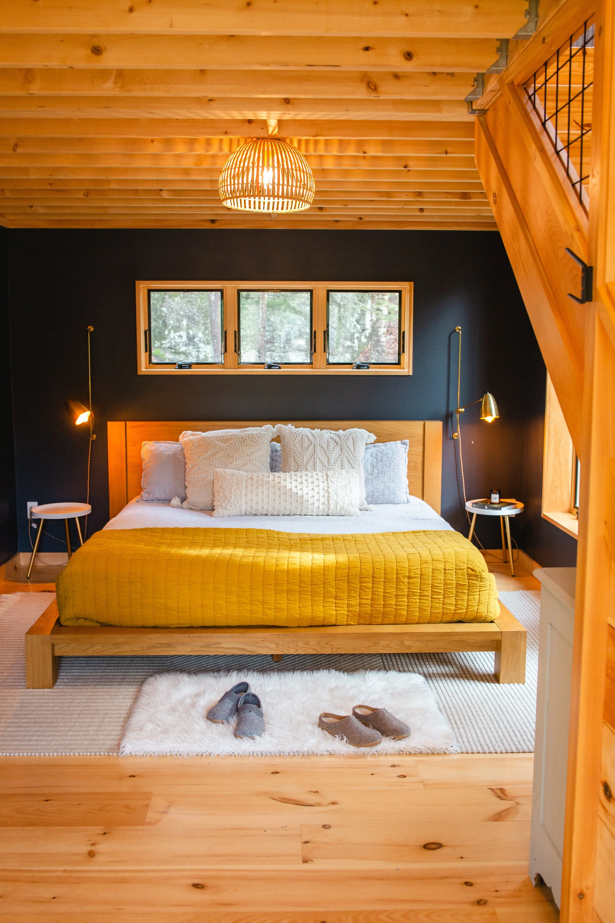 1222-CozyRockCabin-031.jpg