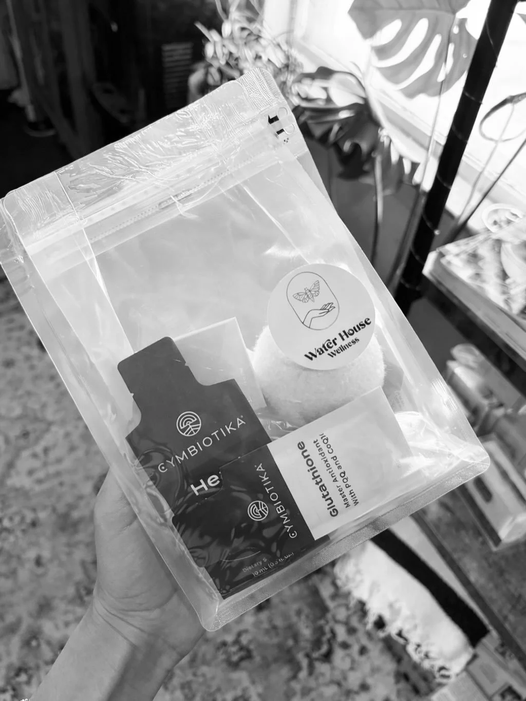 Packing swag bags and athletic recovery gift bags for @waterhousewellness for local events! I am excited to roll out a series of events with the team at WHW for the spring and summer months. 🧖🏻&zwj;♀️
