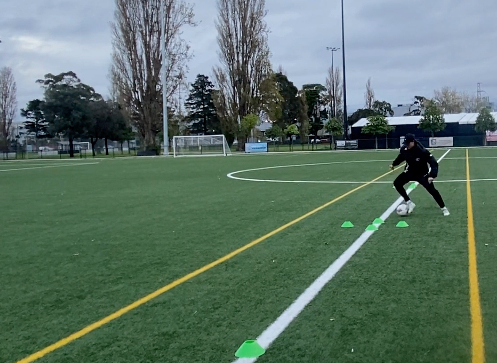 10 Soccer Skills to Beat a Defender: 1v1 Skill Pairs That Will Make You Unpredictable