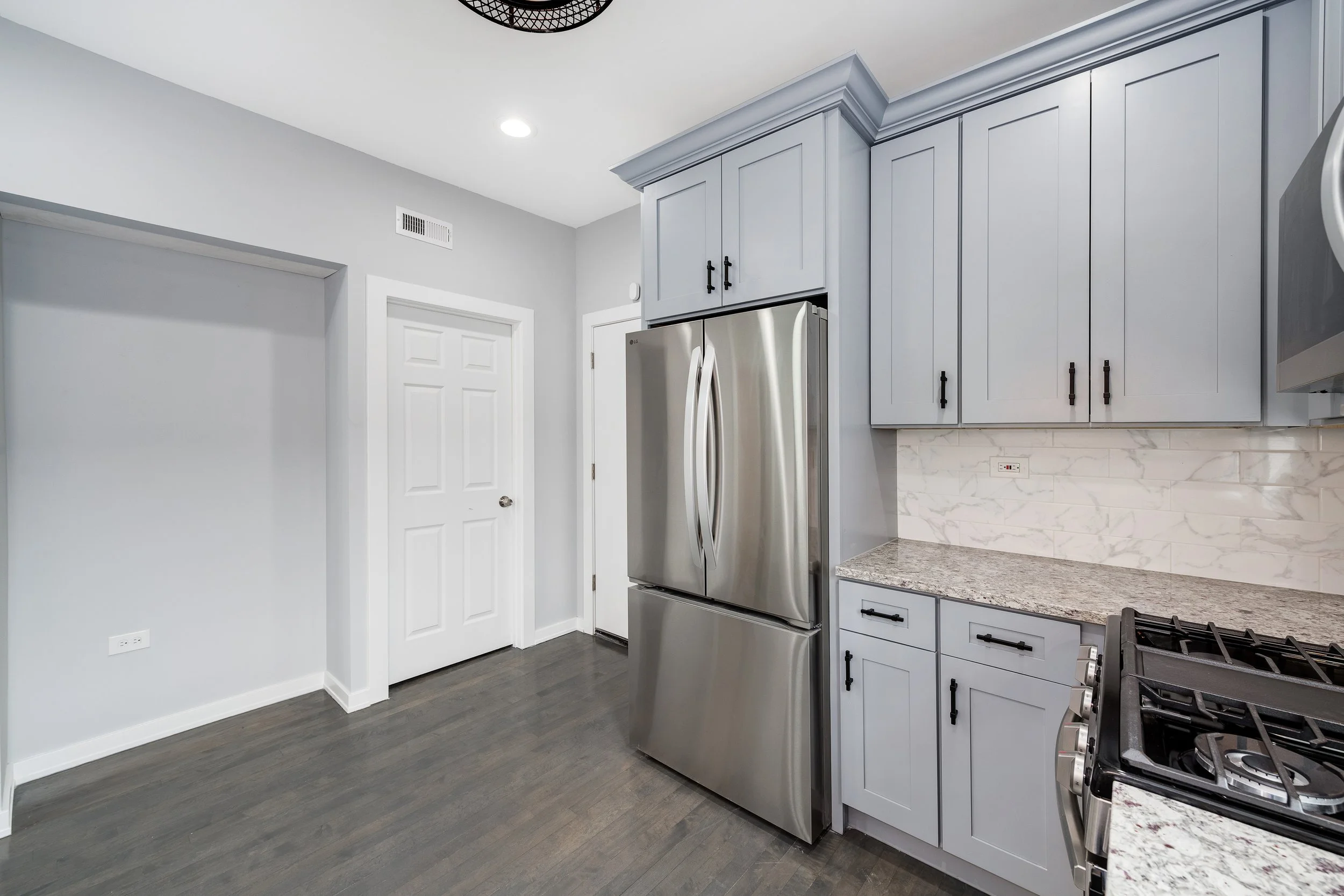 7925 S May St Chicago IL 60620-print-022-002-0022-4200x2801-300dpi.jpg