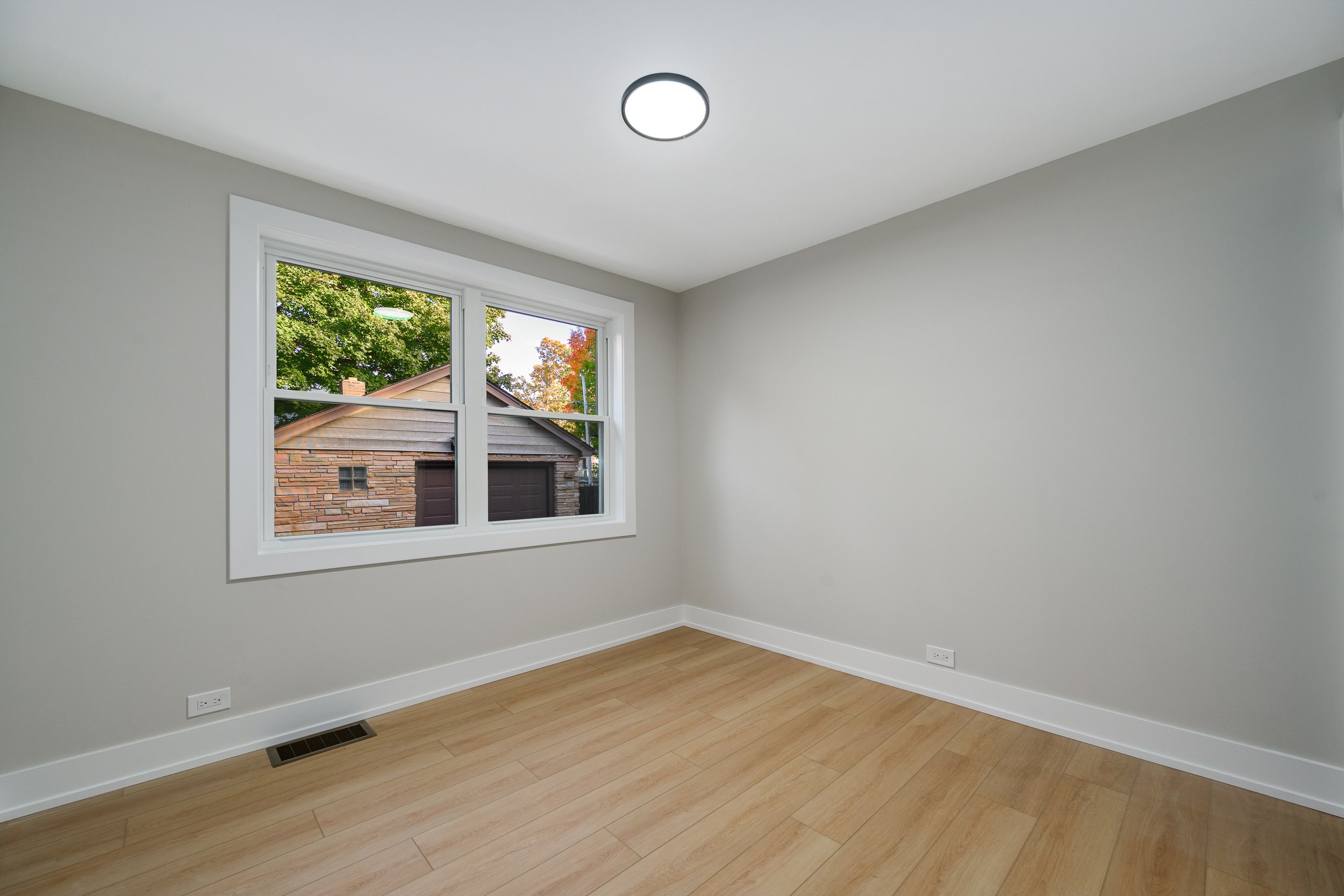 1521 Seymour Ave North Chicago-print-012-022-0012-4200x2801-300dpi.jpg