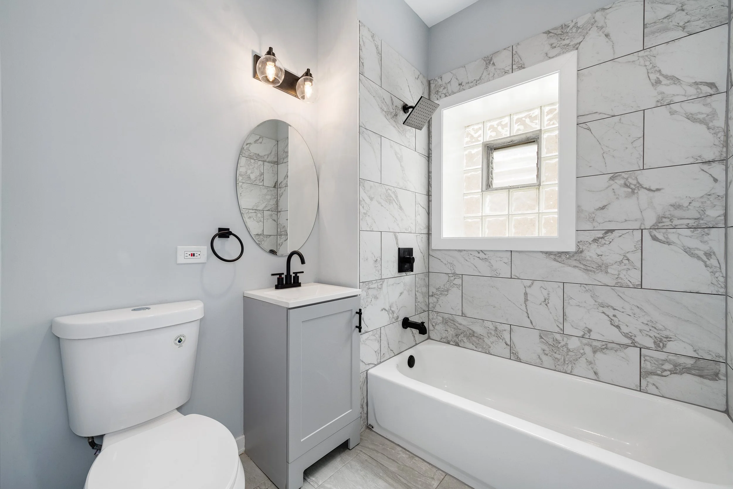 7925 S May St Chicago IL 60620-print-007-017-0007-4200x2801-300dpi.jpg