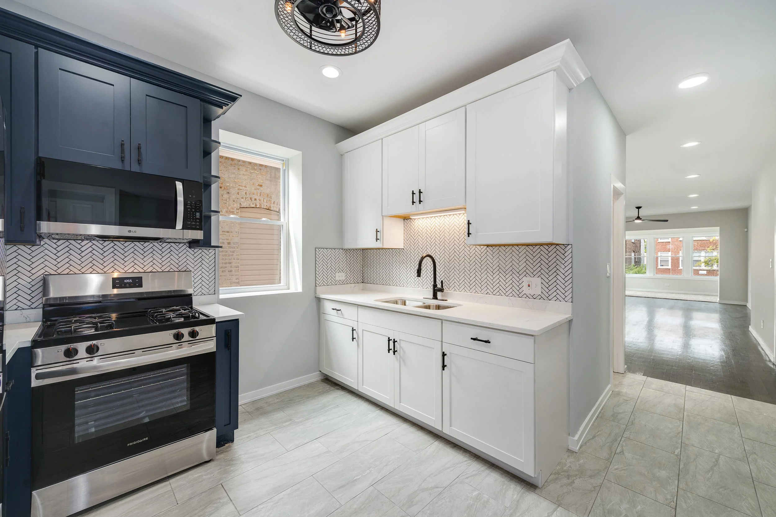 7925 S May St Chicago IL 60620-print-010-011-0010-4200x2801-300dpi.jpg