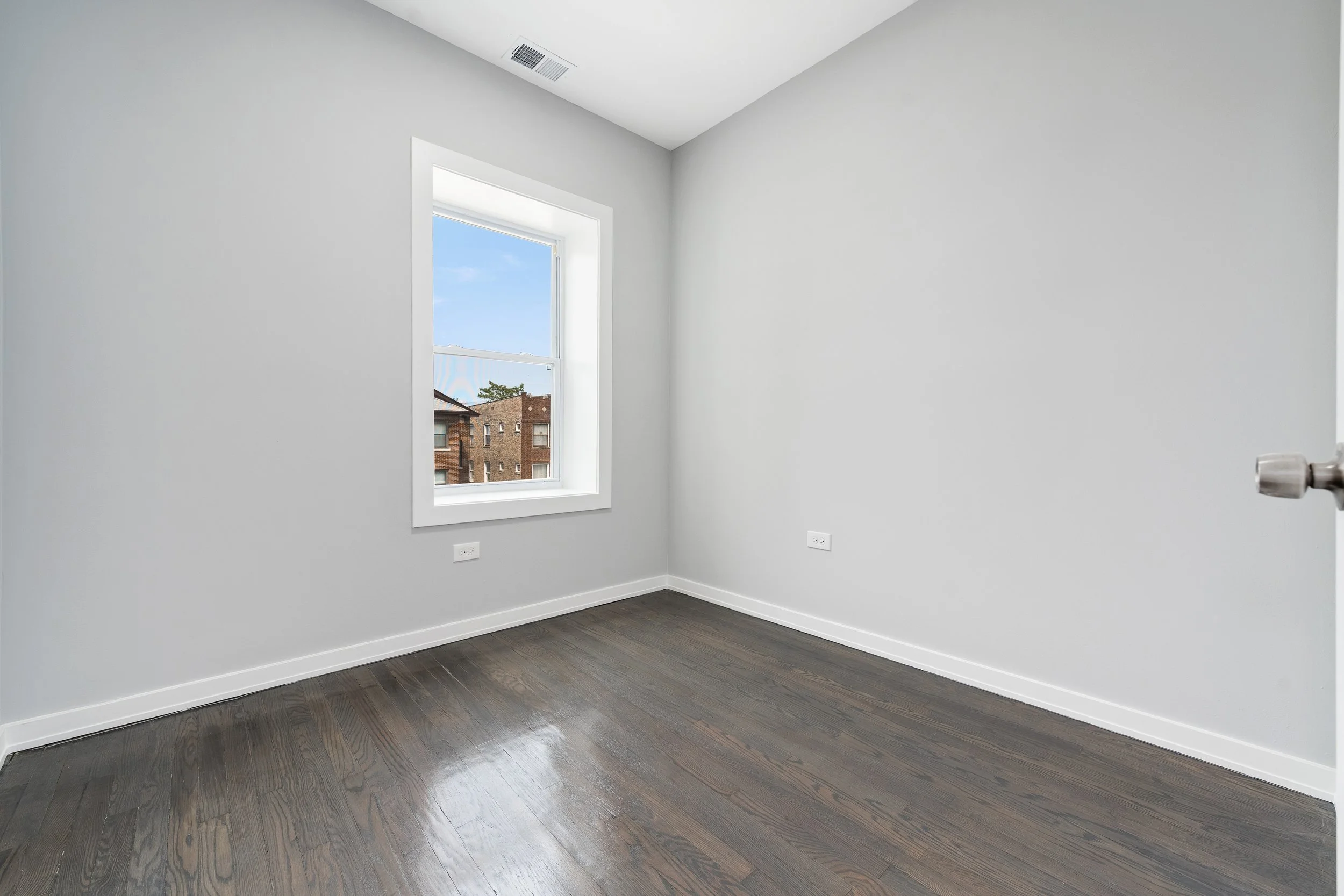 7925 S May St Chicago IL 60620-print-016-013-0016-4200x2801-300dpi.jpg