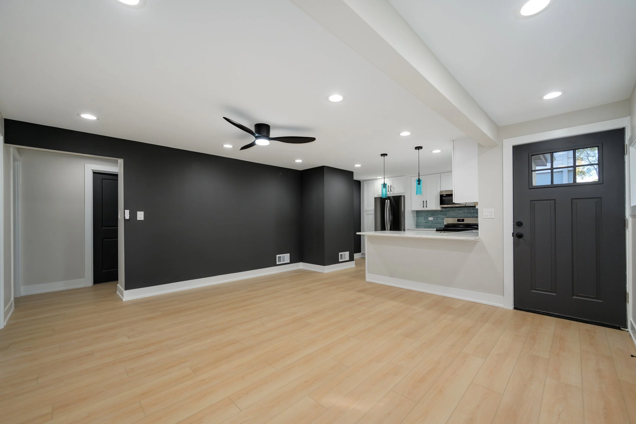 1521 Seymour Ave North Chicago-print-003-005-0003-4200x2801-300dpi.jpg