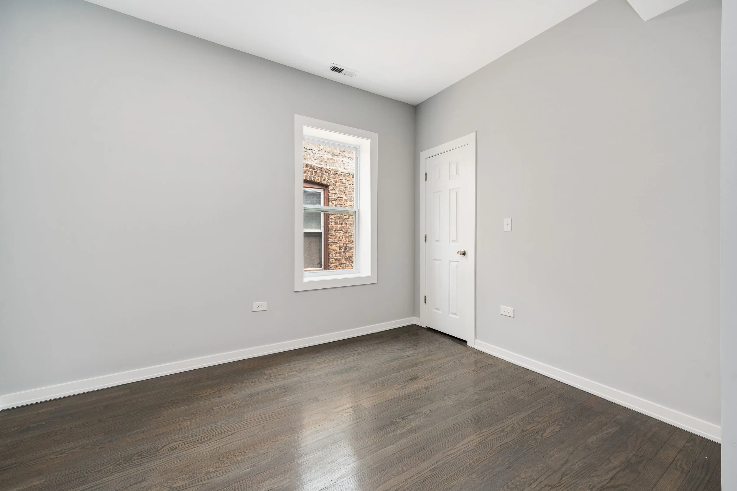 7925 S May St Chicago IL 60620-print-019-020-0019-4200x2801-300dpi.jpg