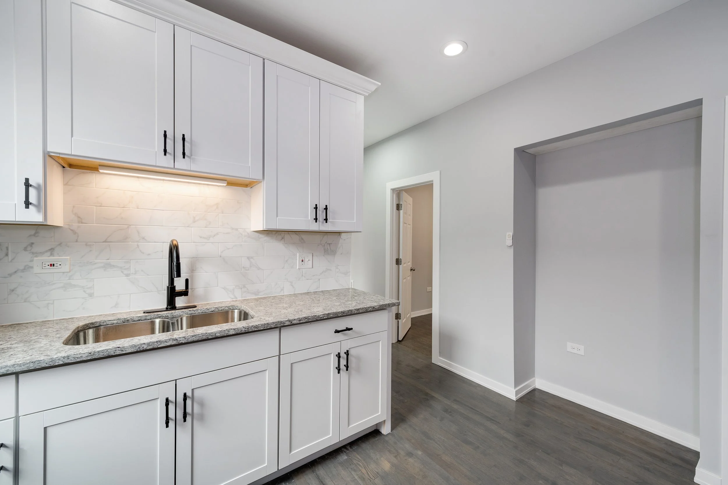 7925 S May St Chicago IL 60620-print-021-024-0021-4200x2801-300dpi.jpg