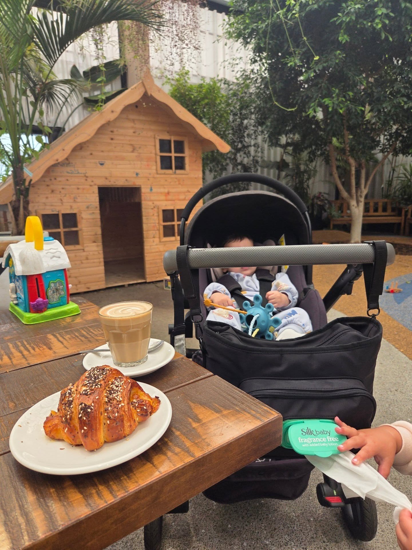 How good is this easy access to wipes?! 🤩