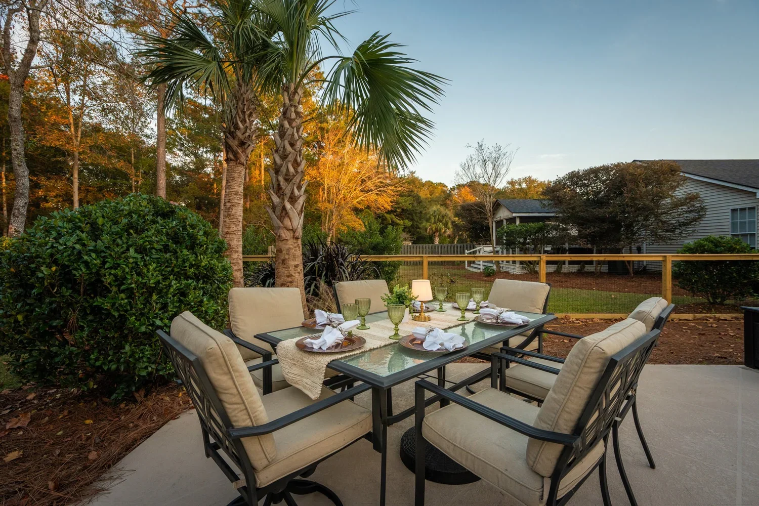 Outside Dining (Copy)