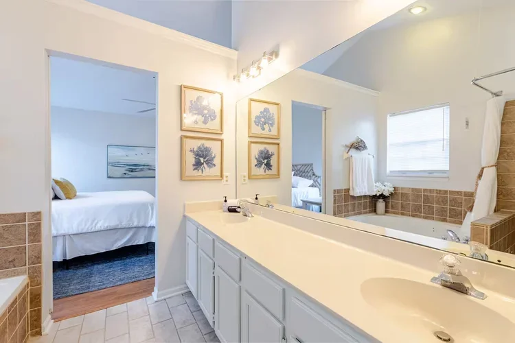 Full Bathroom (Copy)
