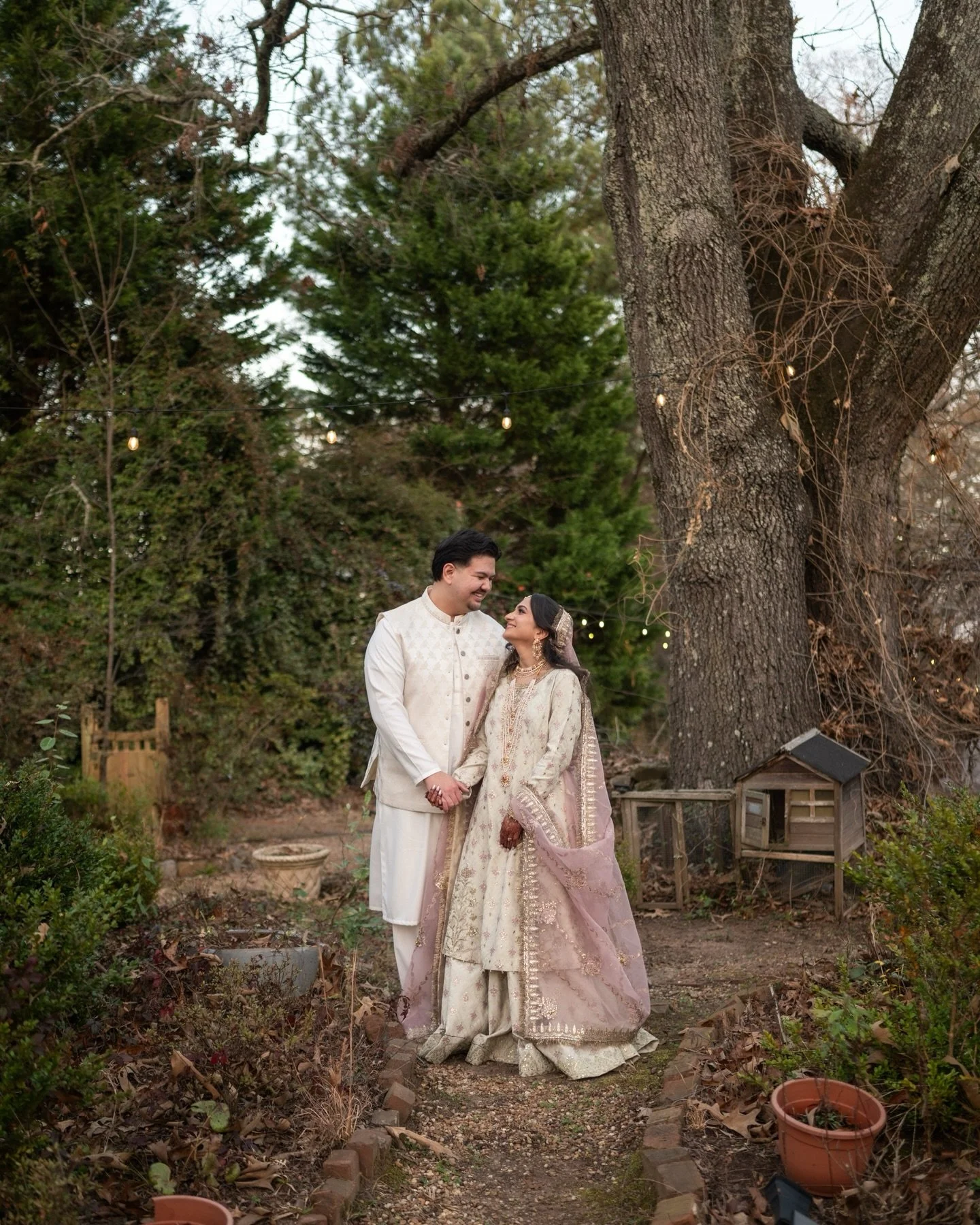 The Nikkah of Nashmia and Alexander 🤍

Vendors:
Photo/video - @chromalogue_studios 
Venue: @lelasplace 
DJ: @kgunplugged 
Florals/Decor: @graciesgardenfloralstudio 
MUA: @atlantamakeupartist_ 
Catering: @alnoorbanquet 
Rentals: @peachtreepartyrental