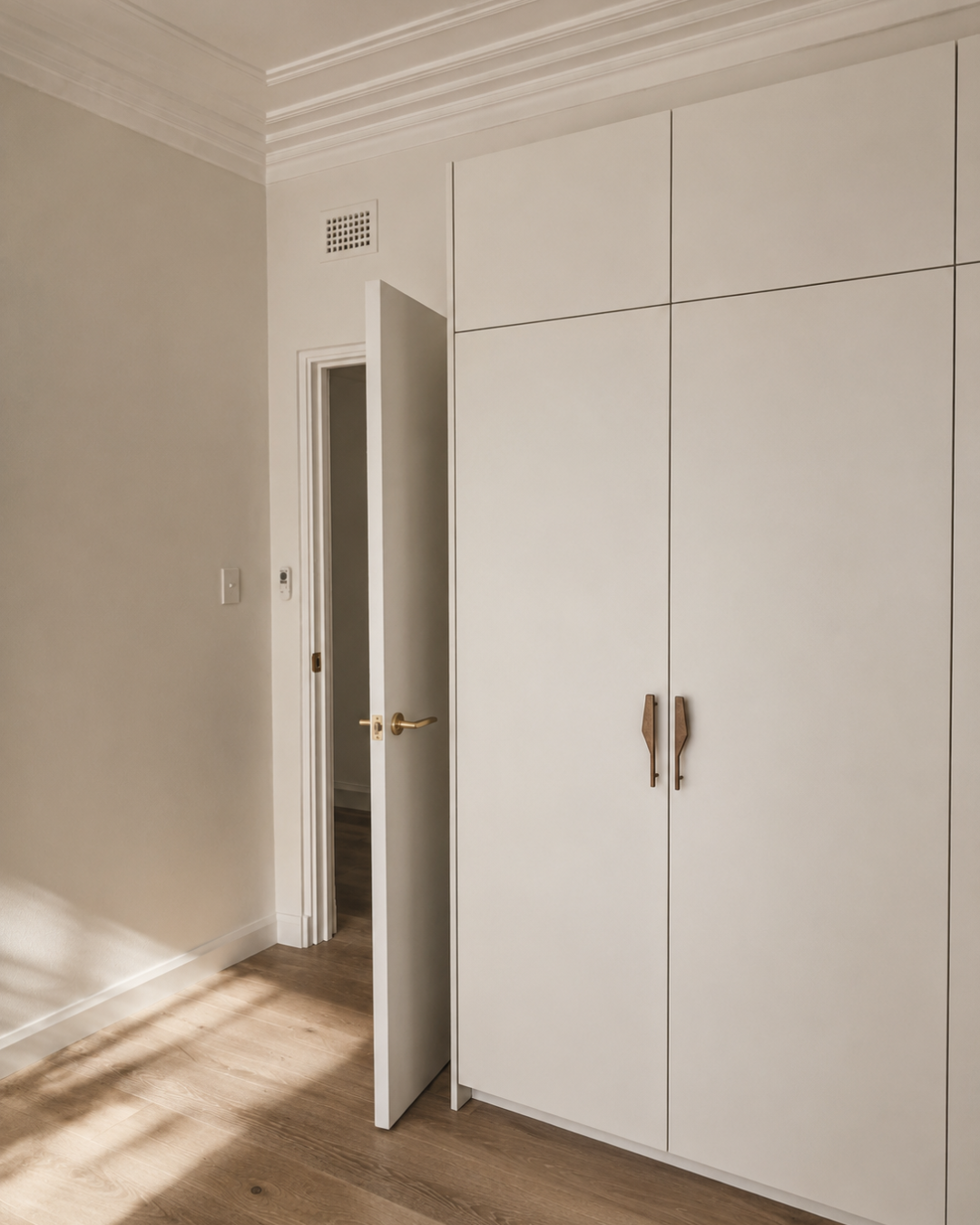 CLOVELLY ART DECO APARTMENT RENOVATION