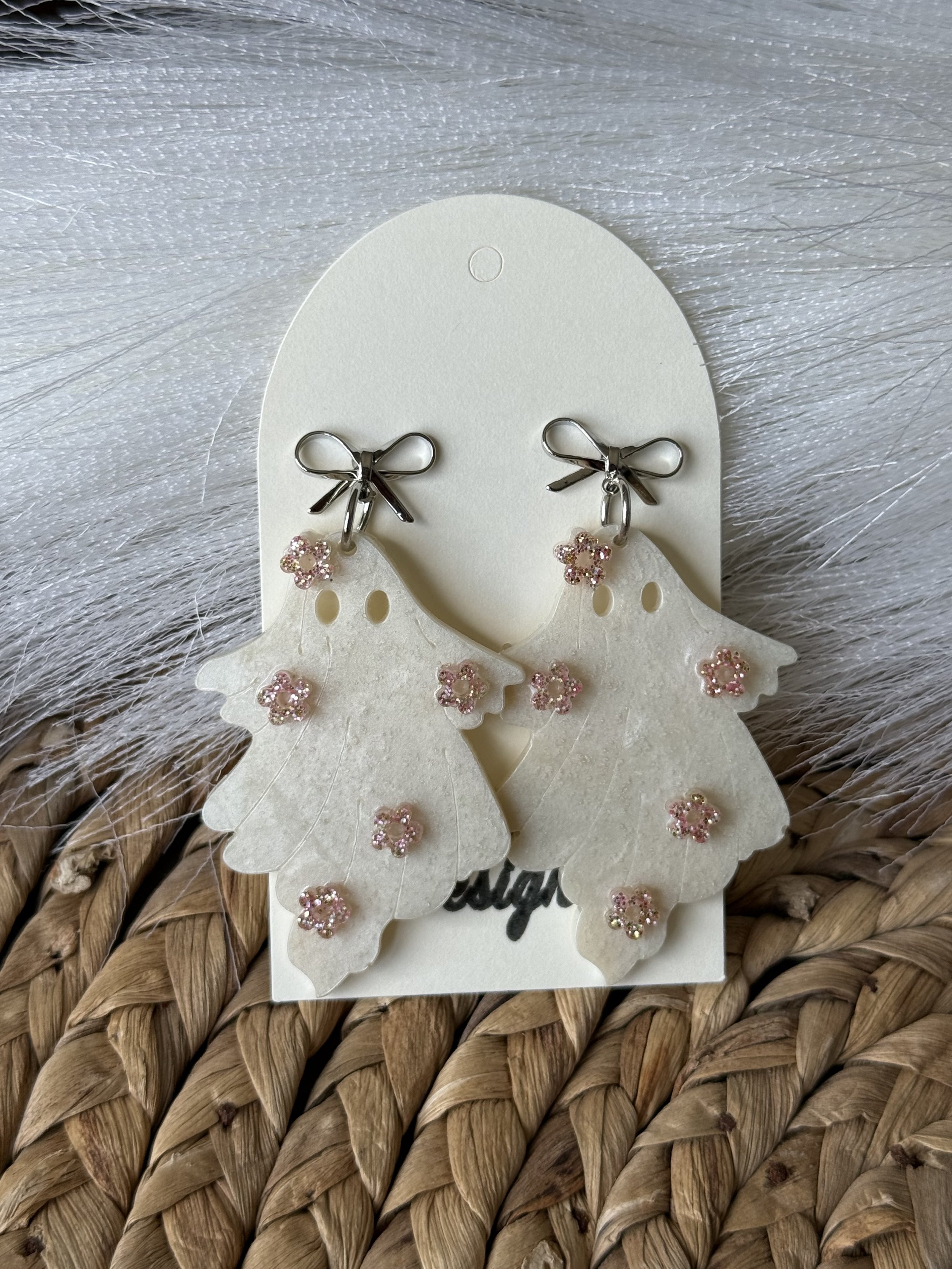 Floral Ghosty Dangle 1
