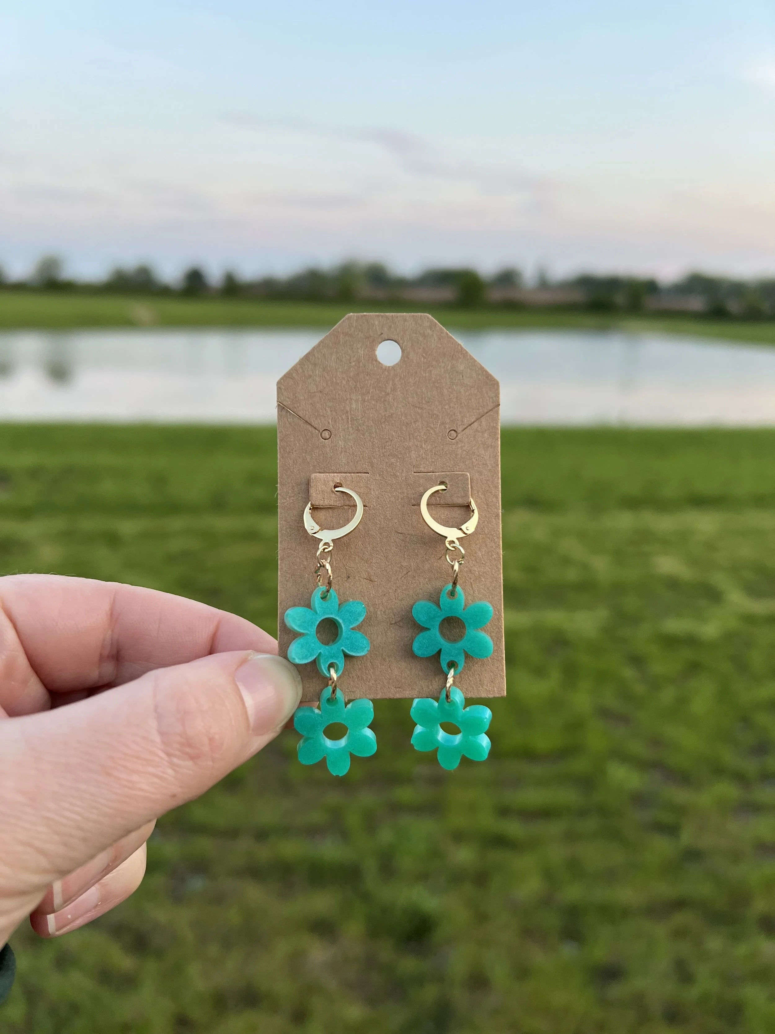 Cheerful Daisies Dangle 6
