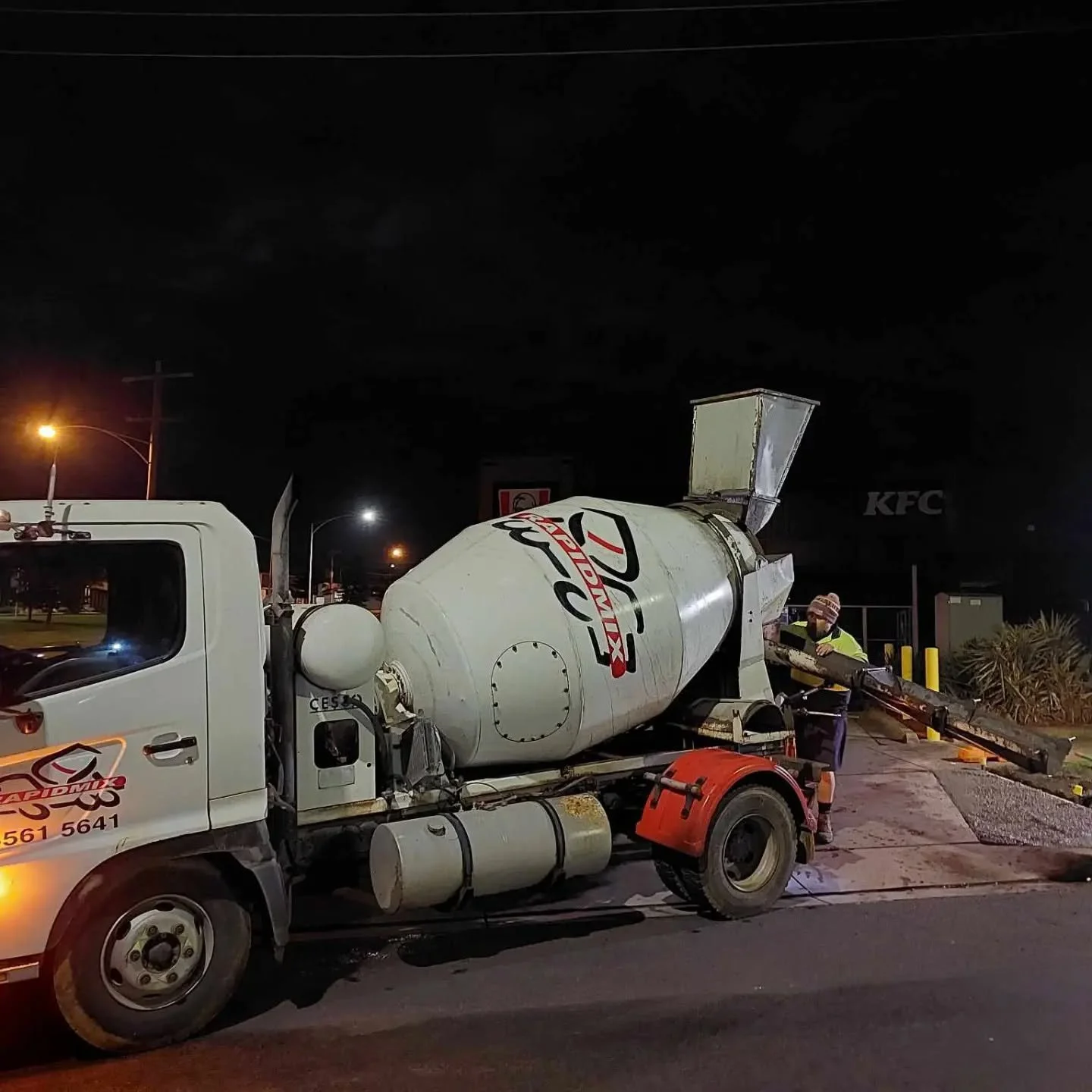 An early start thanks to rapidmix! 
#jdmconcreting
#5amcrete #kfc #minimix