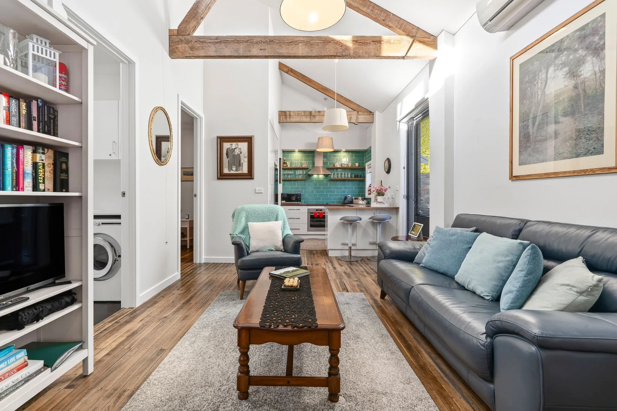 timboon-toybox-living-room-timber-beams.jpg