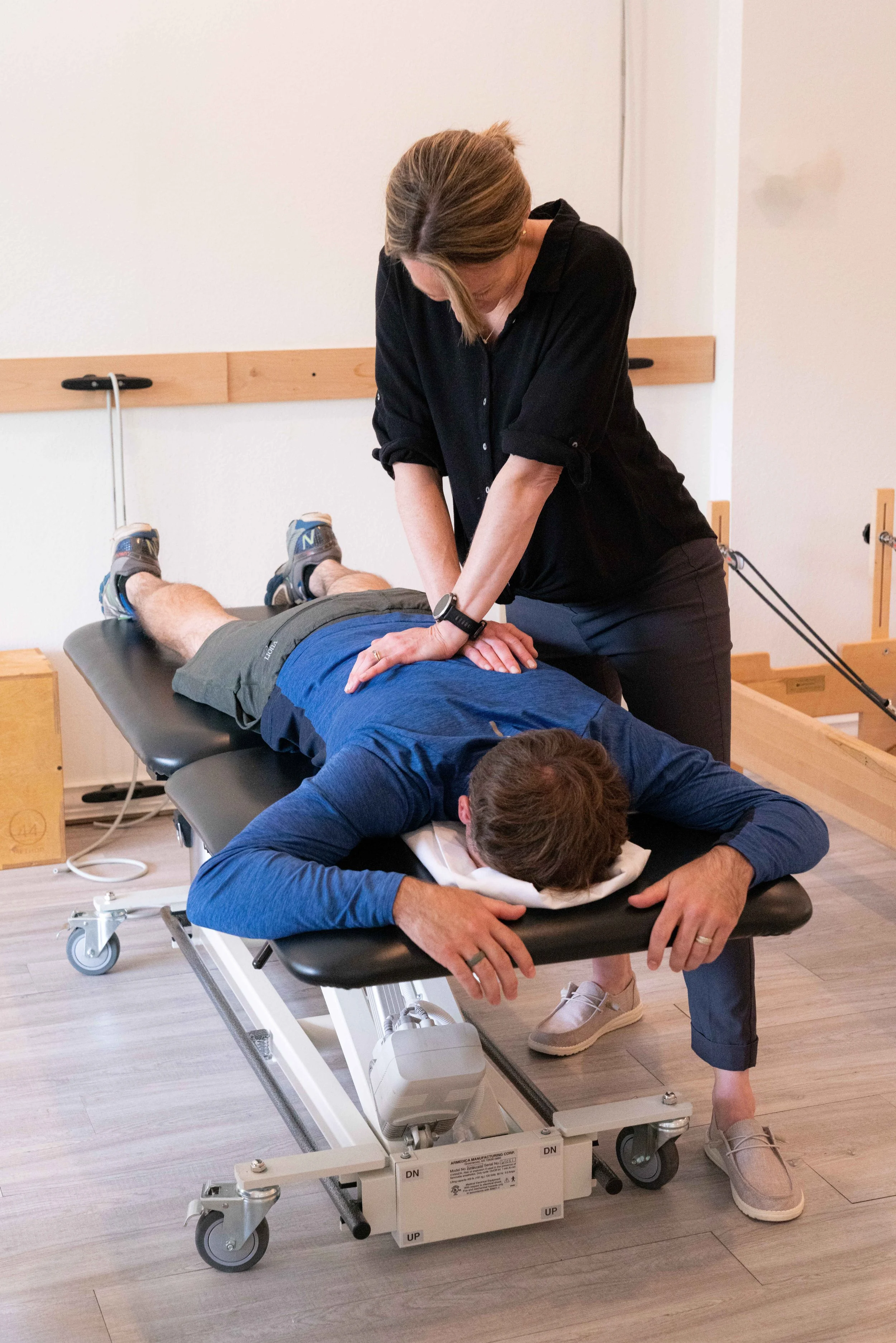 A physical therapist specializing in manual therapy and massage within a healthcare clinic in Avon, CO.