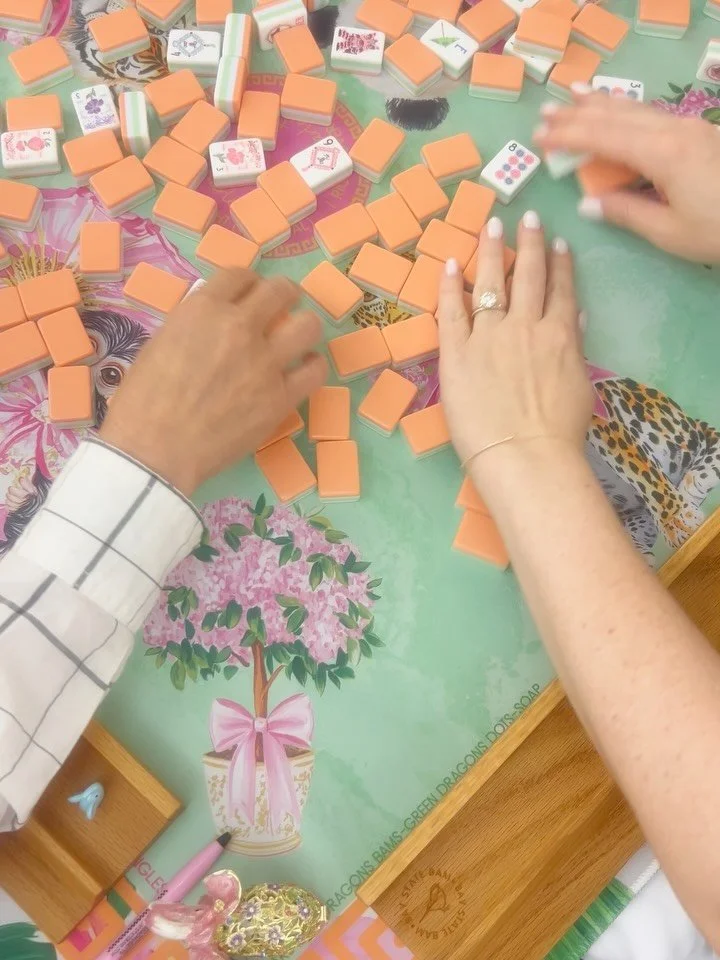 🌟Catching up from a whirlwind of lessons and events! Sunday brought the sweetest girl gang to the table in Boston. 

Lifelong friends, a mother daughter pair, family together. It was a perfect Sunday lesson&hellip; swipe to see the woman who crushed