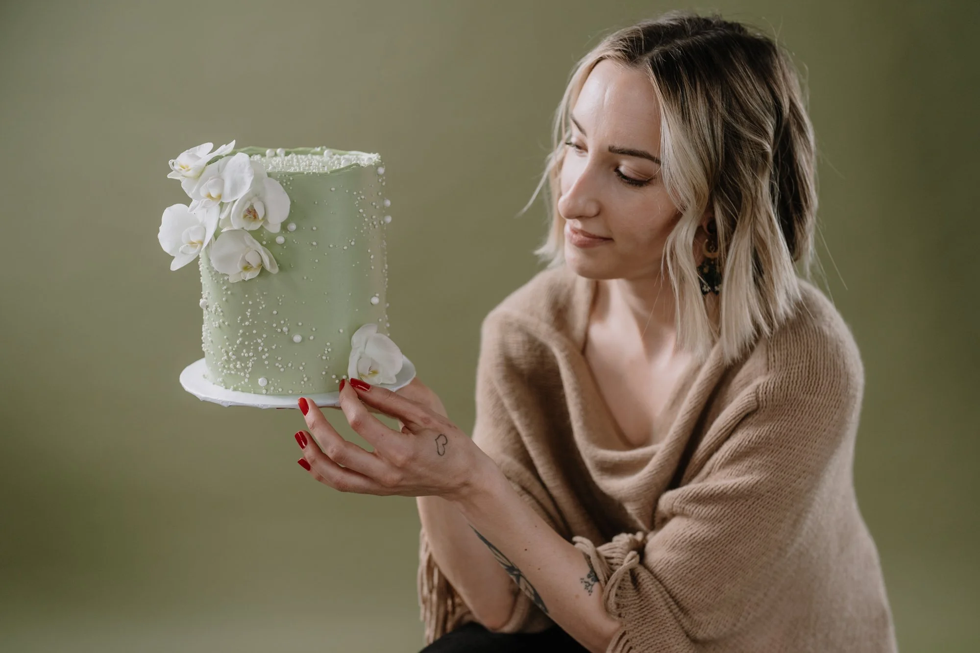 nashville+franklin+williamson+lewis+branding+lifestyle+photographer++baker+bakery+cake+cupcake+birthday+portrait+icing+food+culinary+tennessee-3.jpg